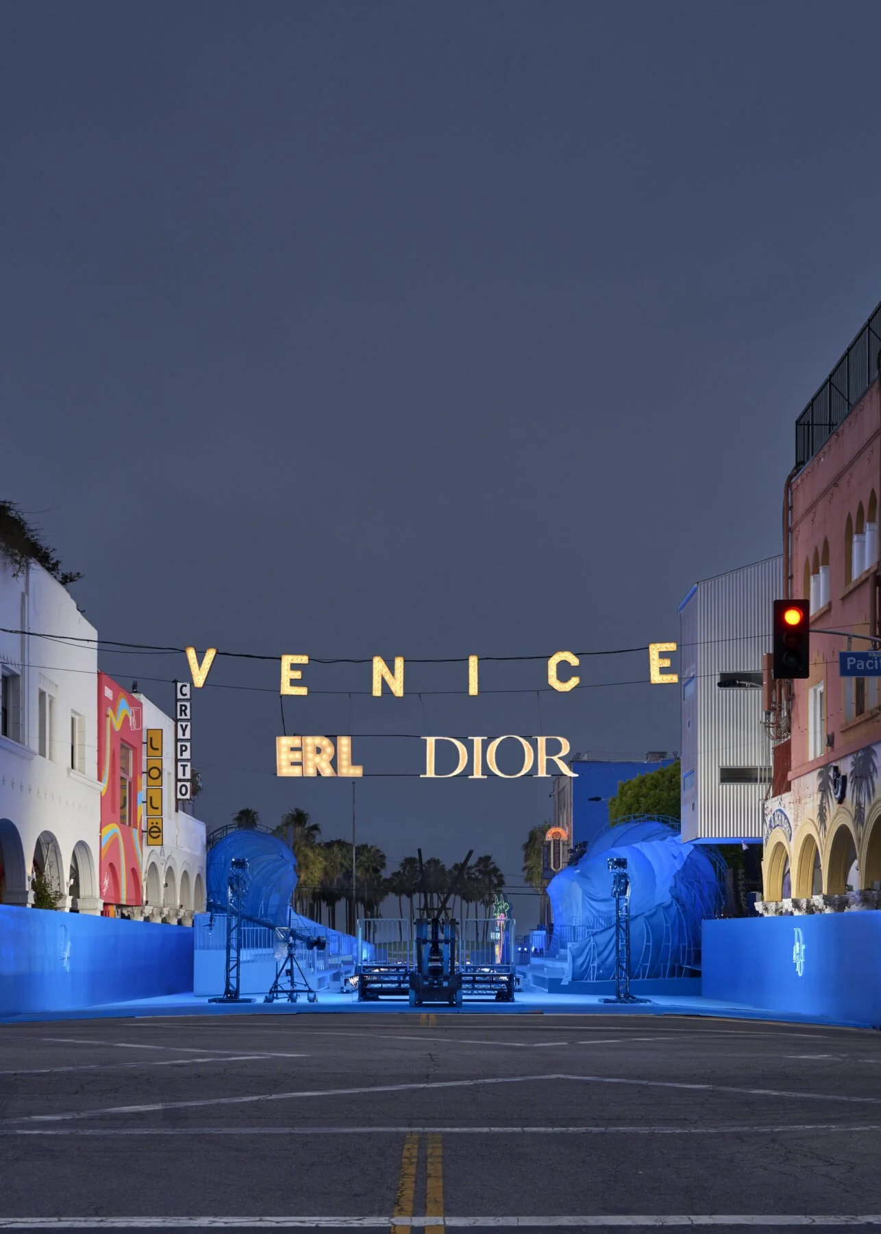 dior-men-spring-2023-scenography-eric-staudenmaier-7.jpg