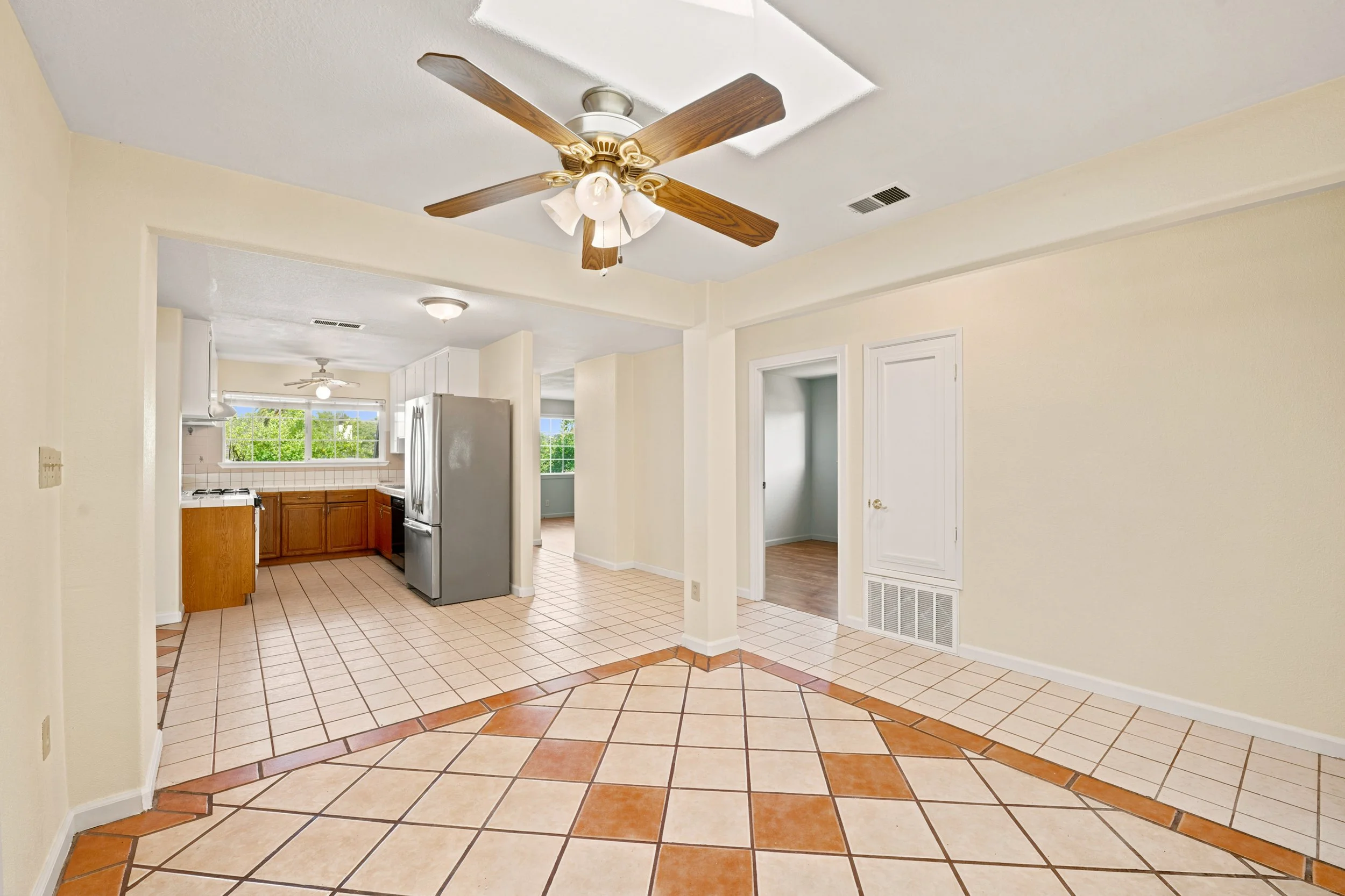 306 Winchester St_060.jpg