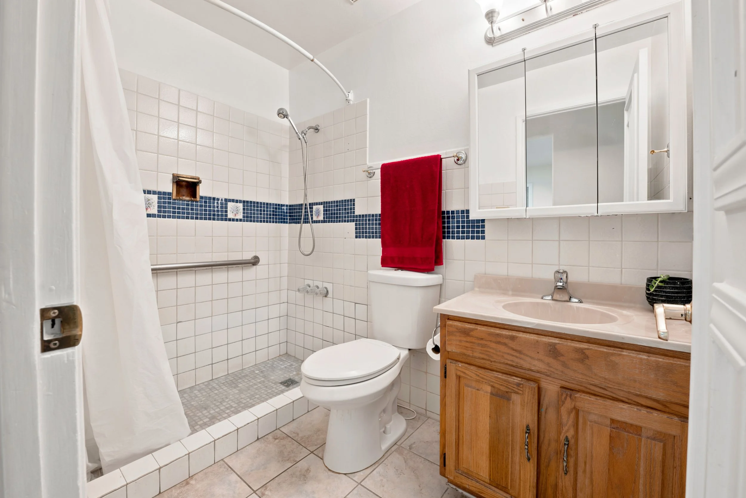 306 Winchester St_016.jpg