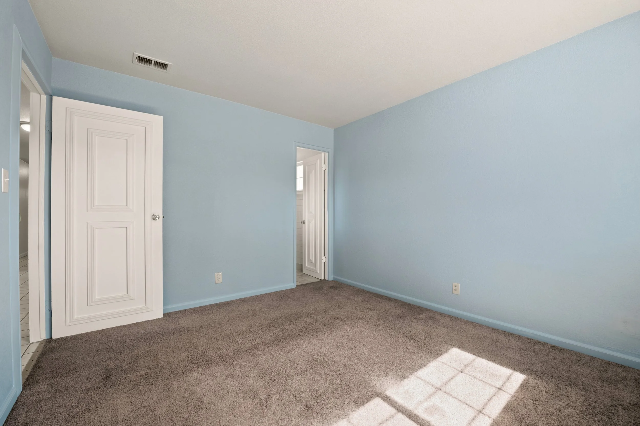 306 Winchester St_019.jpg