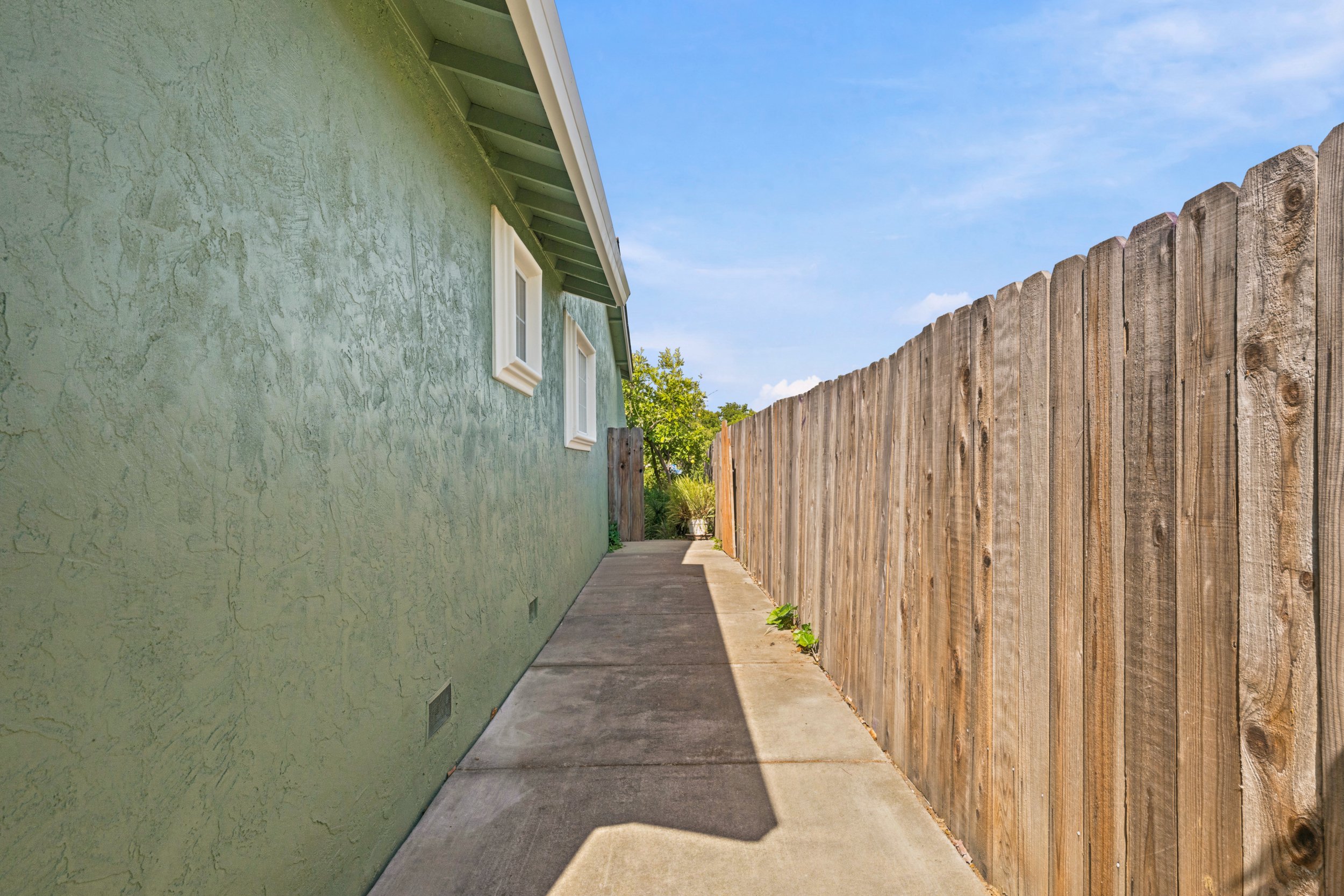 306 Winchester St_079.jpg