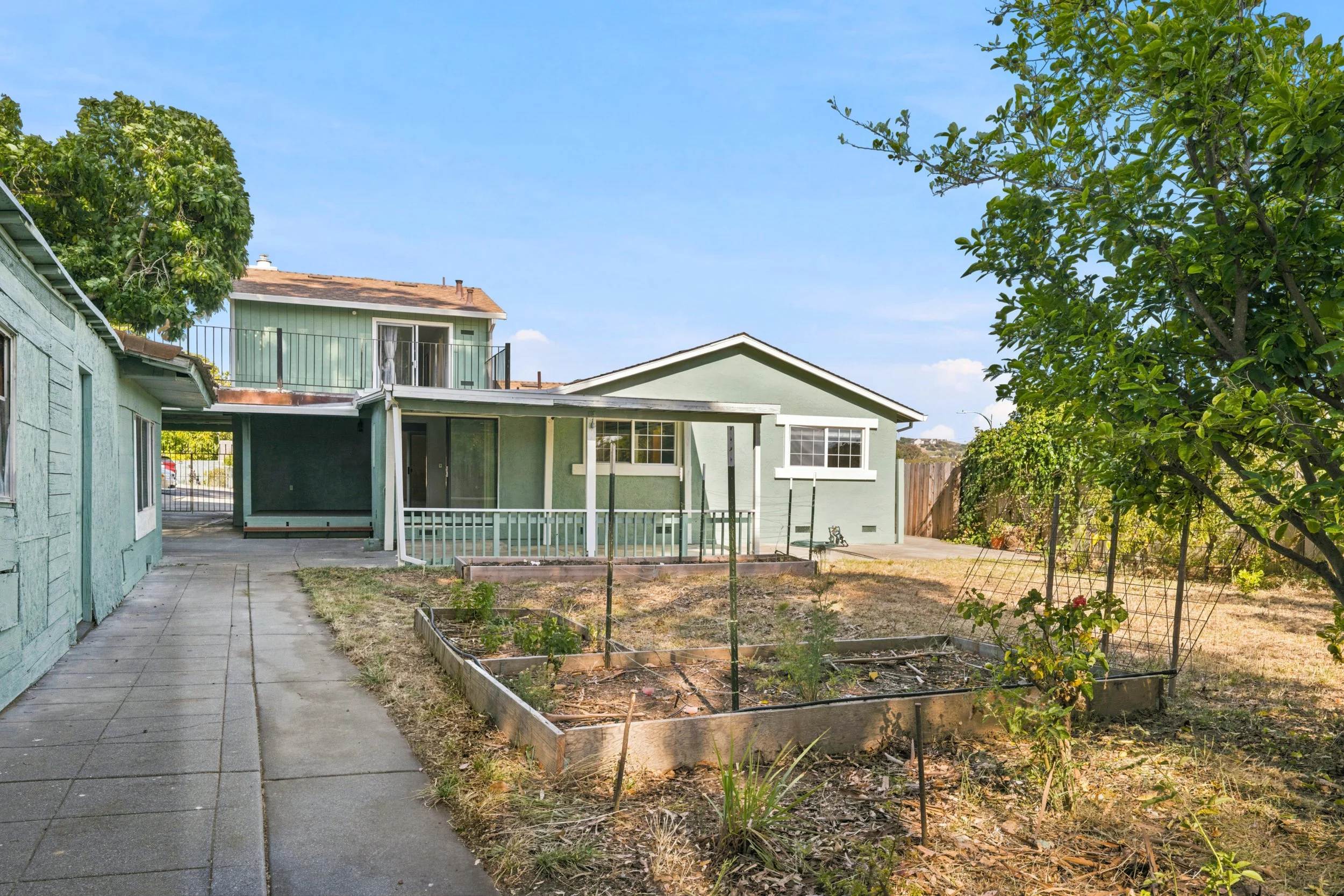 306 Winchester St_075.jpg