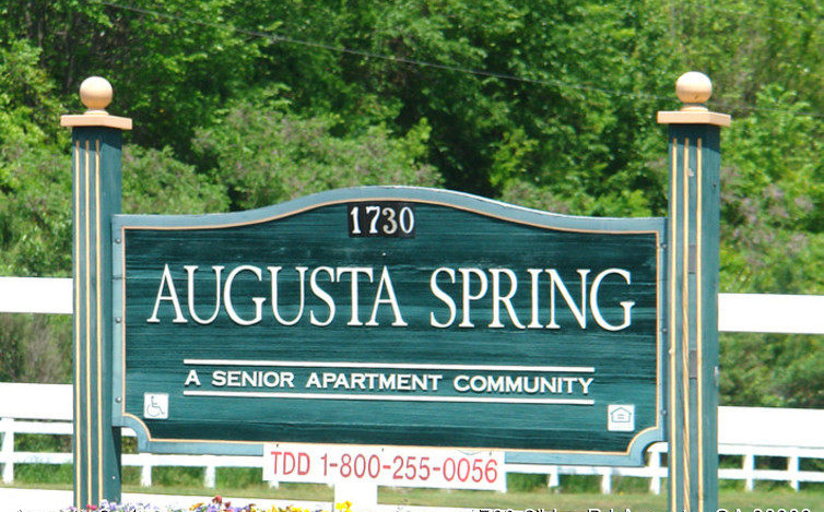 Augusta-Spring-Apartments-Augusta-GA-photo-03 copy.jpg