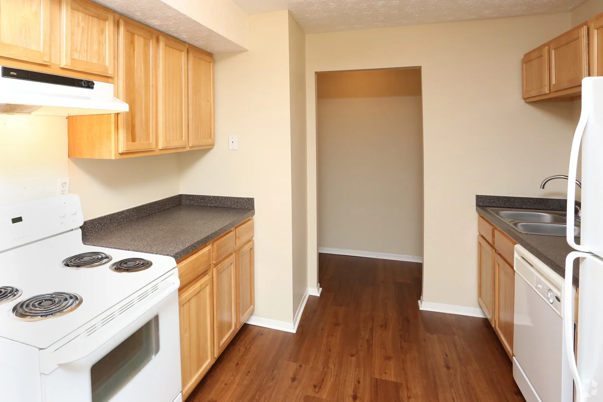 abigail-gardens-lexington-ky-1br-1ba---790-sf---kitchen.jpg