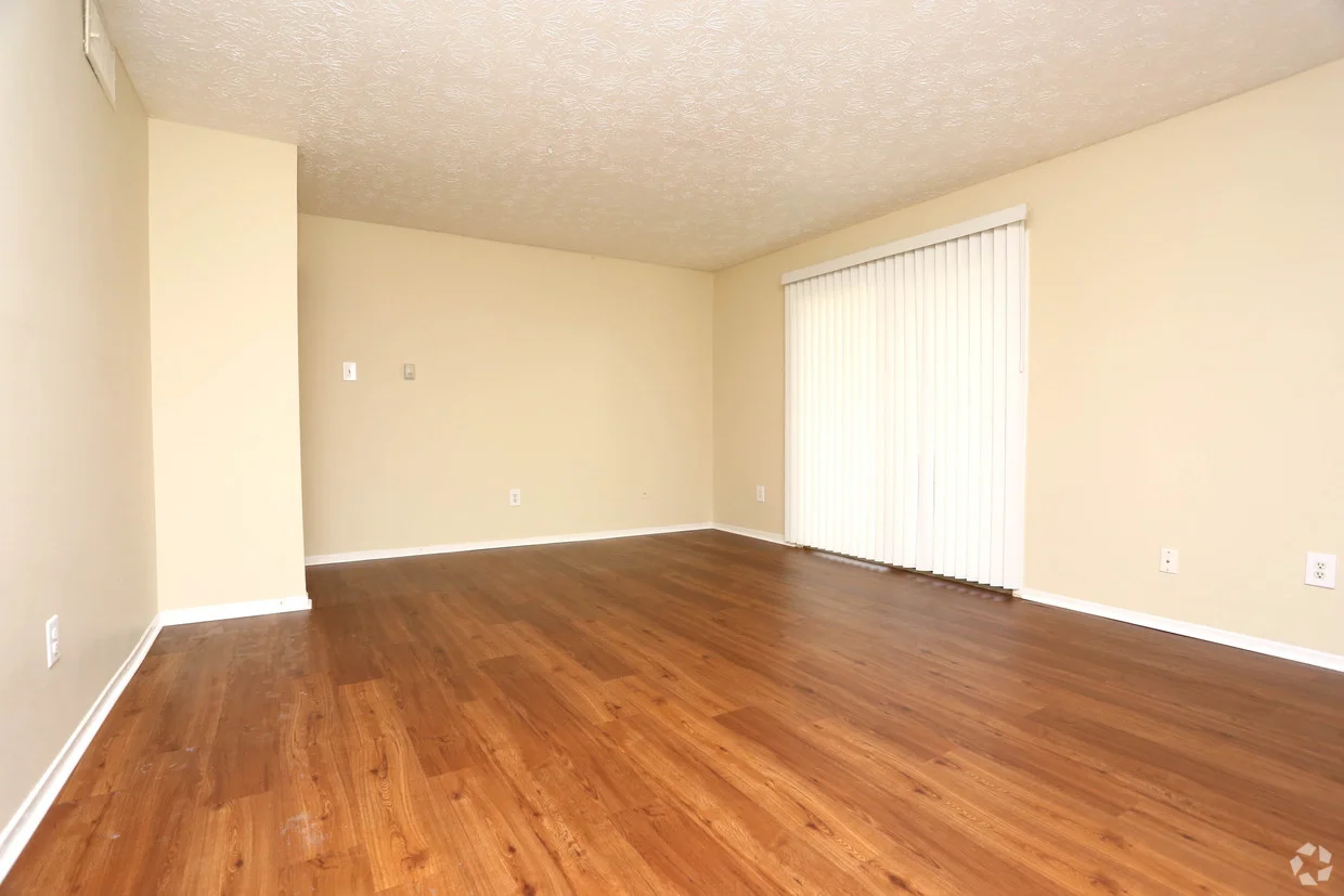 abigail-gardens-lexington-ky-1br-1ba---790-sf---living-room.jpg