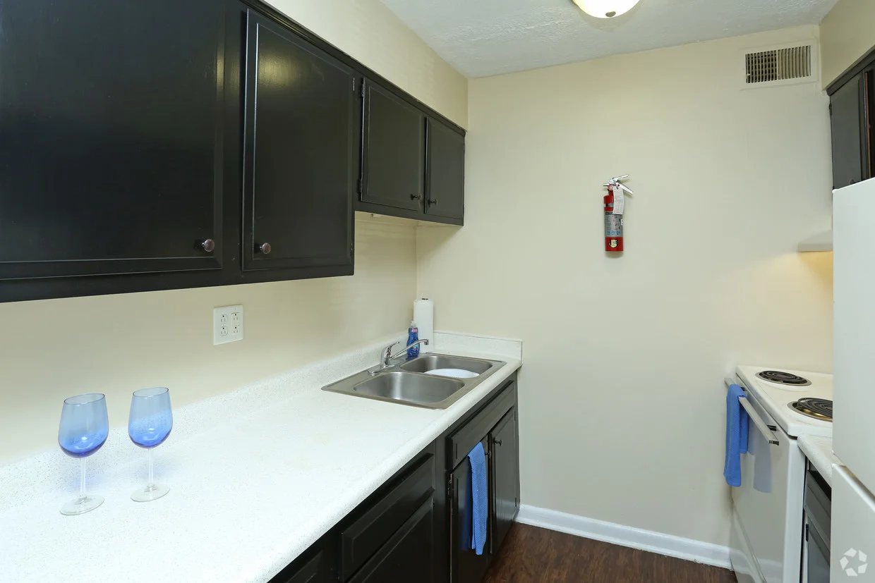 king-solomon-jeffersonville-in-2br-1ba---760-sf---kitchen.jpg