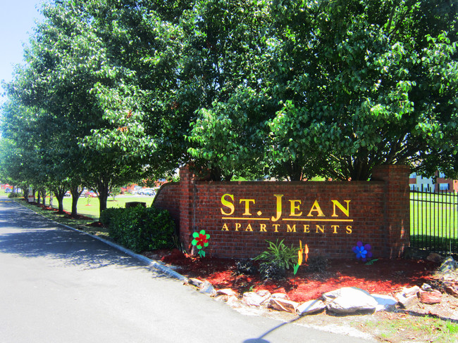 st-jean-apartments-baton-rouge-la-building-photo.jpg