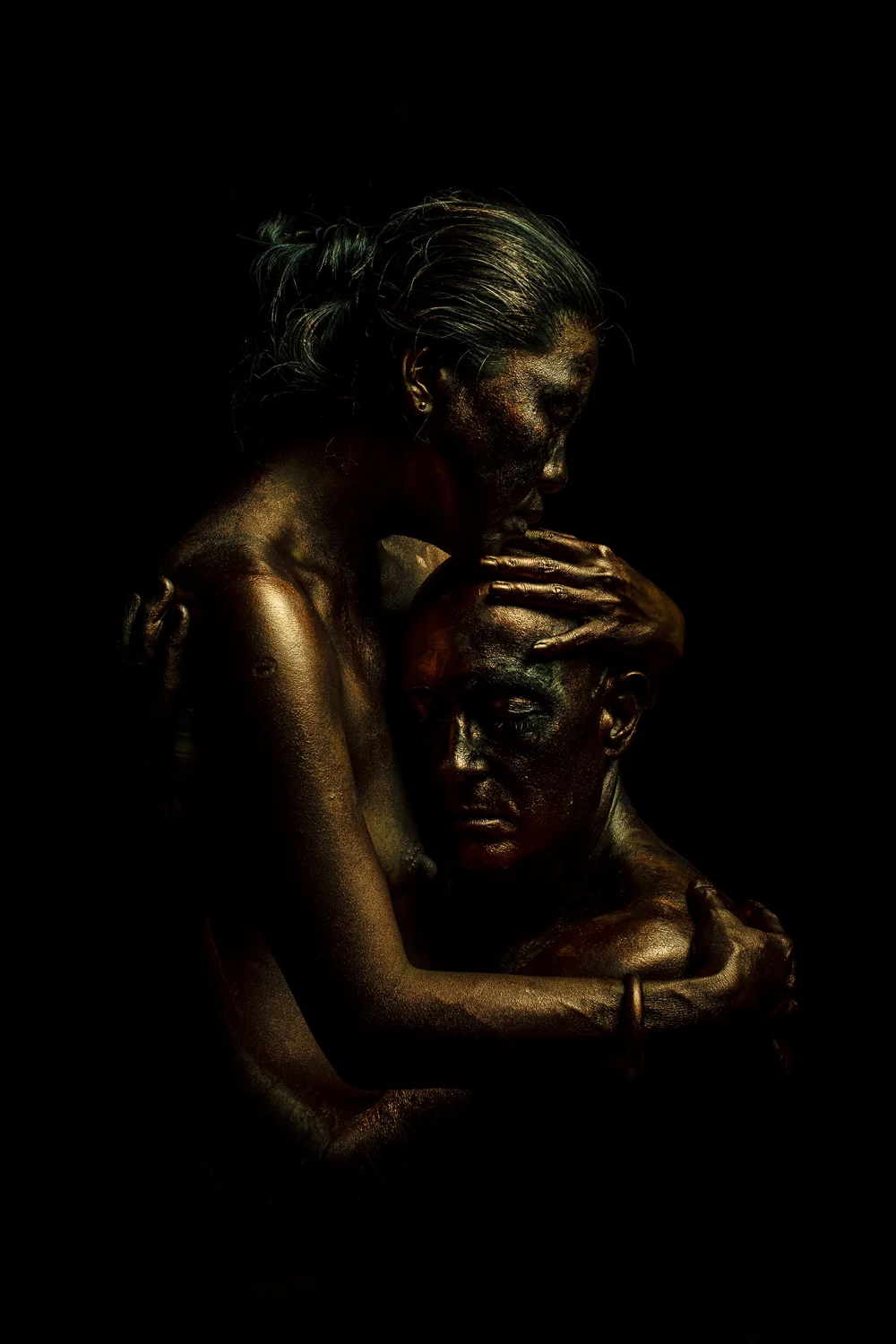 EMBRACE Gold 01