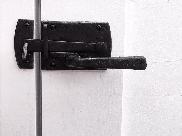 gate hardware 5-17.JPG