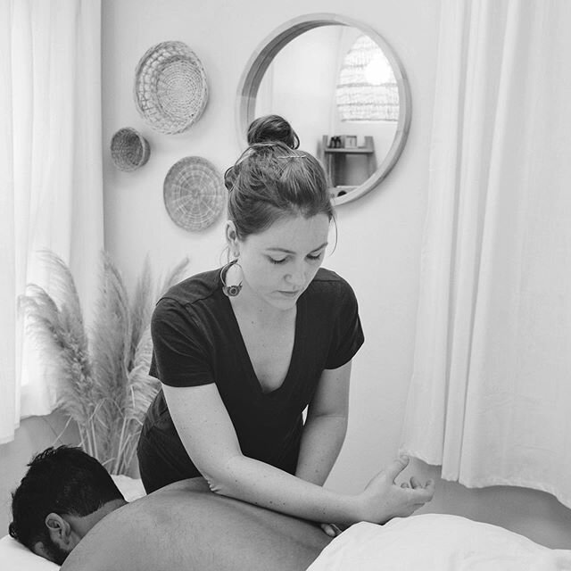 We&rsquo;ve joined together with @thesunroom_nevadacity to offer a ▪️▪️▪️ PAY IT FORWARD GIVEAWAY▪️▪️▪️
Here's how it works &gt;&gt; Tag someone or as many people as you'd like that you feel are deserving or in need of a deeply nurturing massage and 