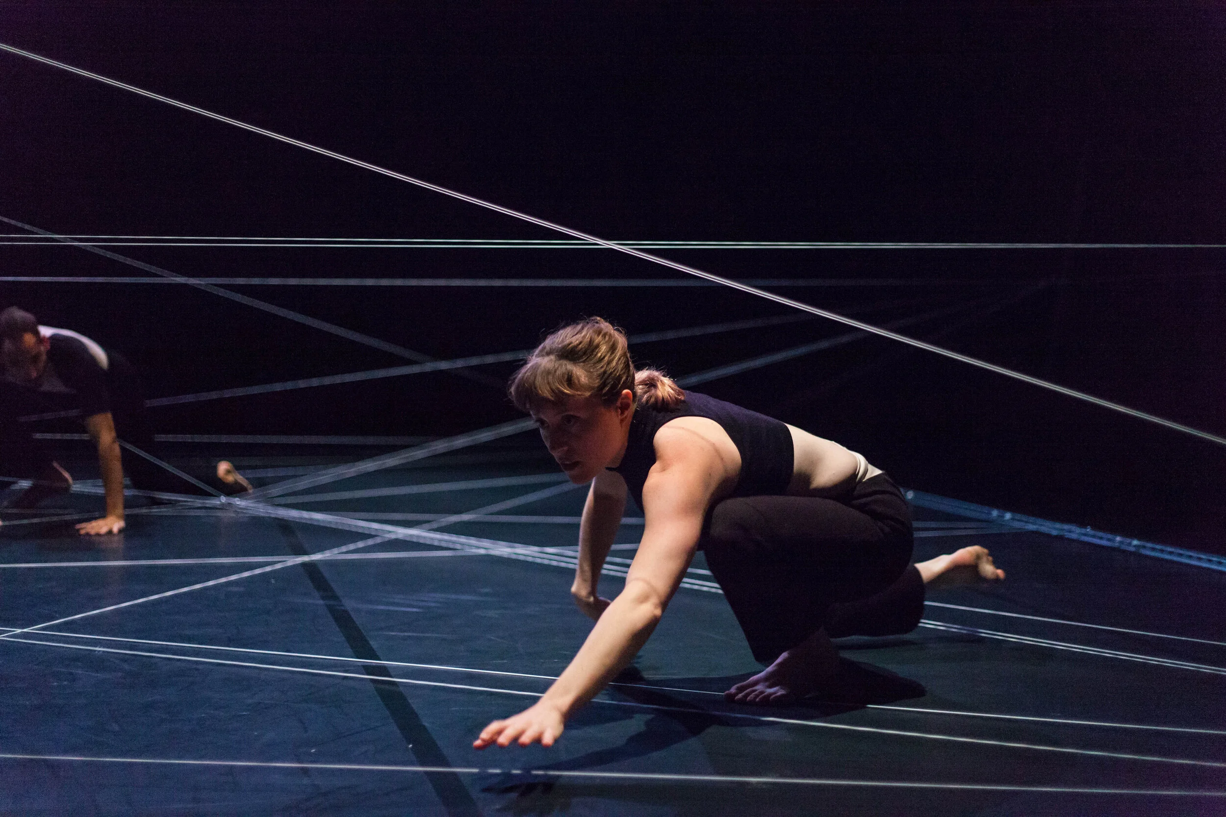  n-e-t-w-o-r-k-i-n-g by animi motus Choreography by Elisabeth Kindler-Abali  Photo by Lily Roggemann 