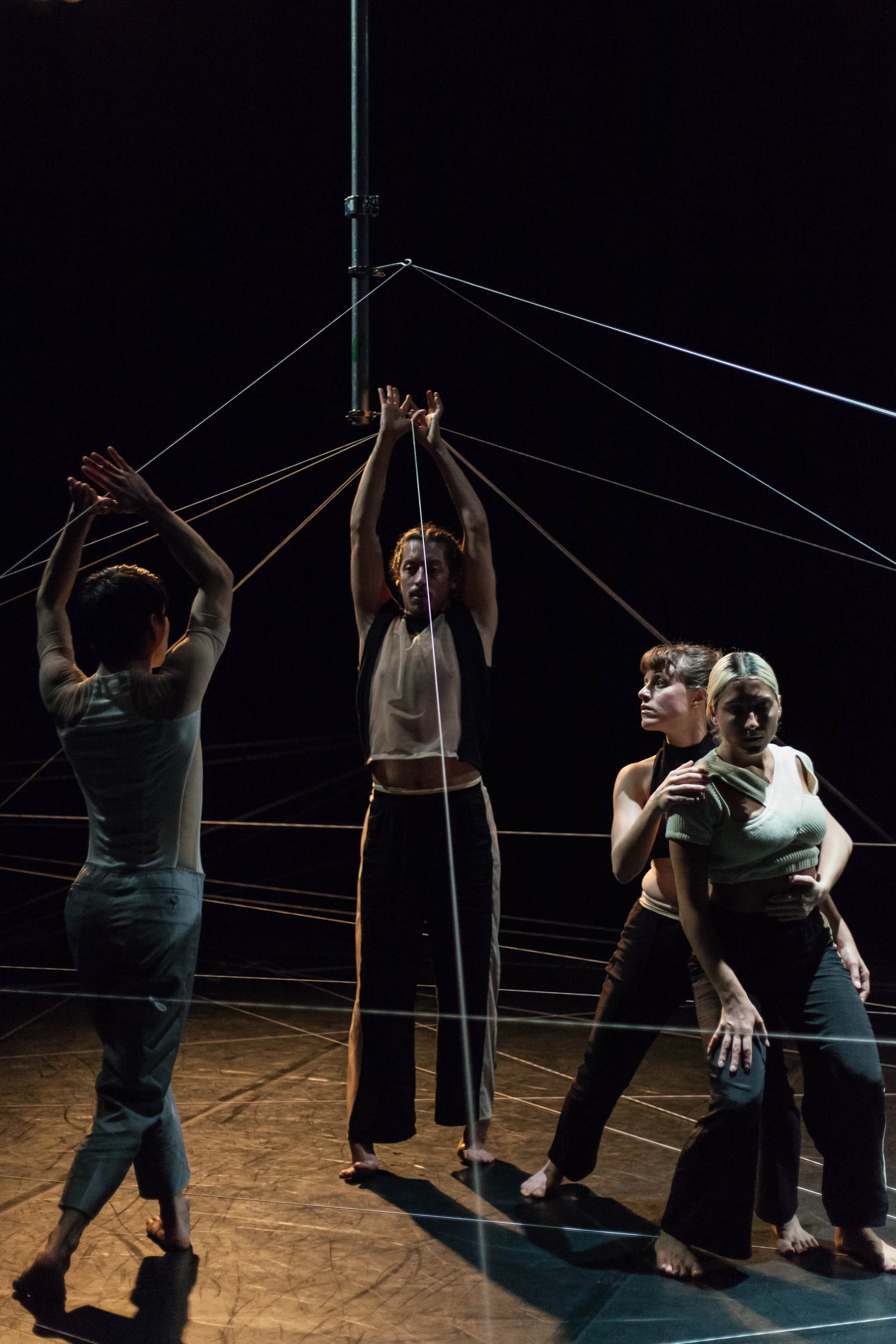  n-e-t-w-o-r-k-i-n-g by animi motus Choreography by Elisabeth Kindler-Abali  Photo by Lily Roggemann 