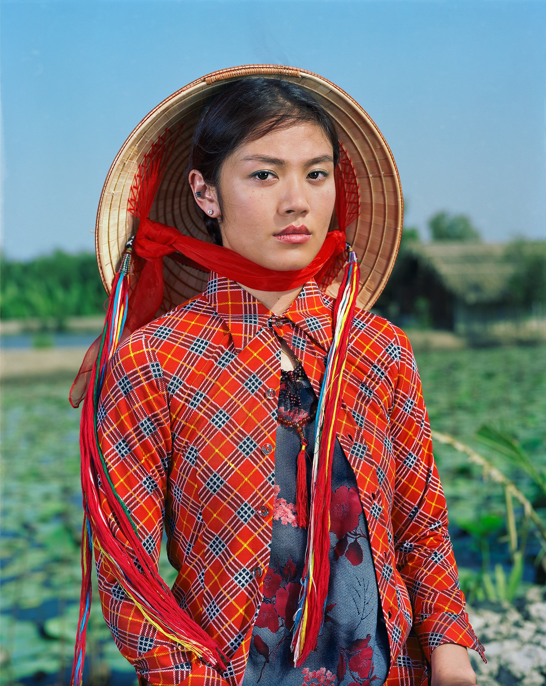 Ôi tiếng việt, from the '{City of Virgins}' series.sRGB1966 (Collection de l'artiste) 76.8 cm x 62.23 cm. (30 1/4 x 24 1/4 inch.)