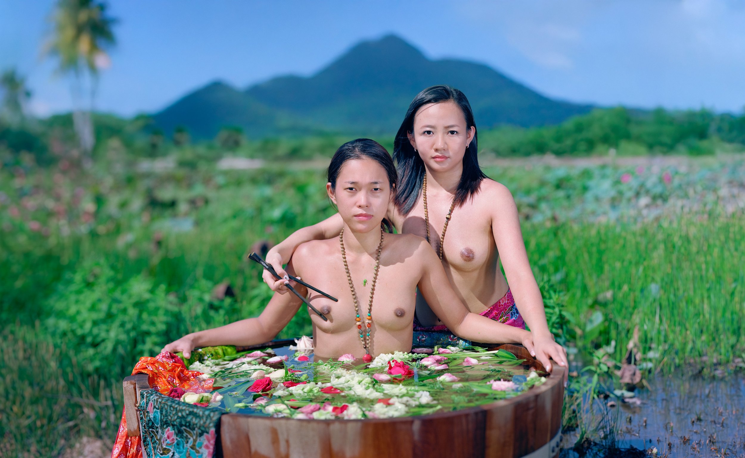Bồn tắm, from the "Chiến thắng" series.sRGB1966 (ສານຂອງຈິດຕະນາການ)130.32cm x 182.03 cm (51 1/2 × 72 1/4 inch.)