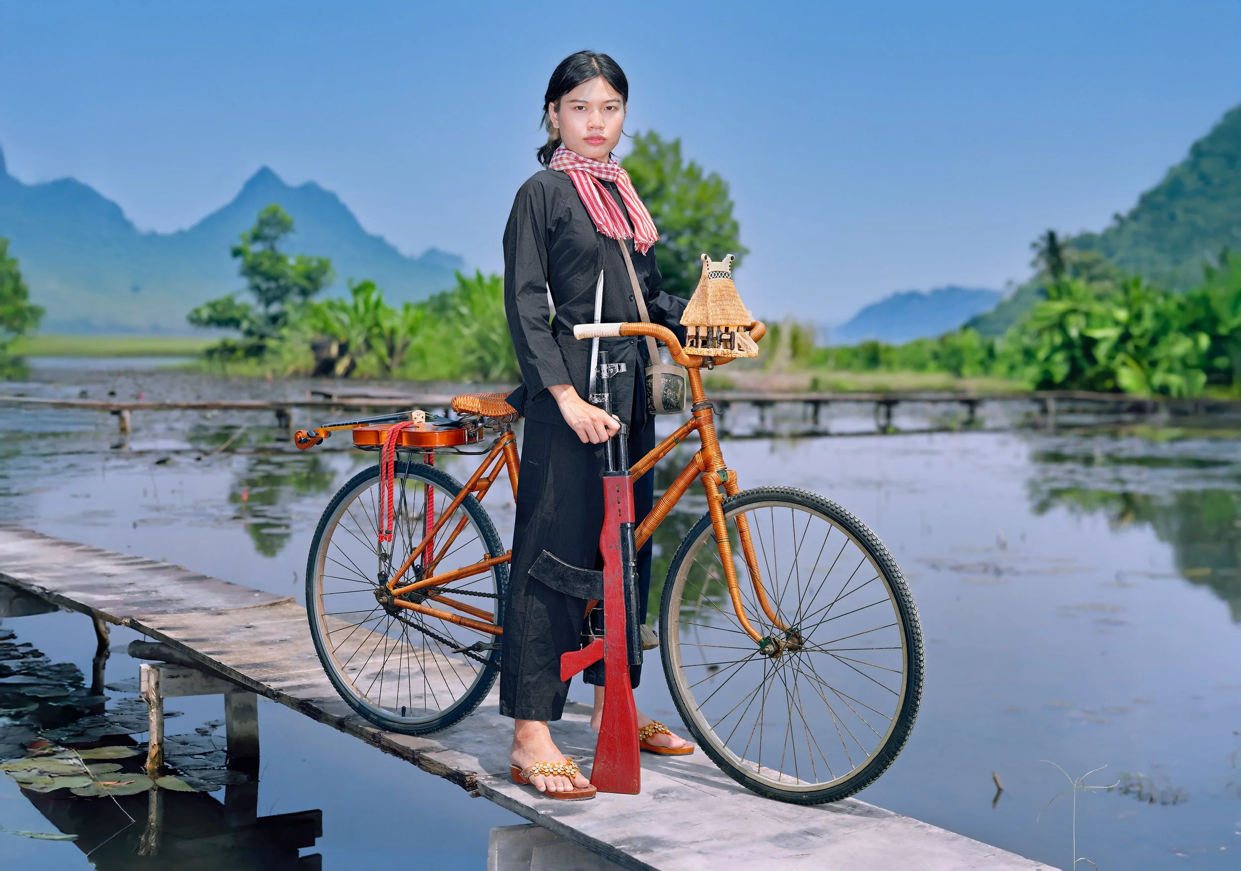 Chiến Thắng Ba Tơ, Loan Ak.. from the Chiến Thắng Ba Tơ series.sRGB1966 (Collection de l'artiste)127.63 x 153.03 cm.(50 1/4 x 60 1/4 inch.)