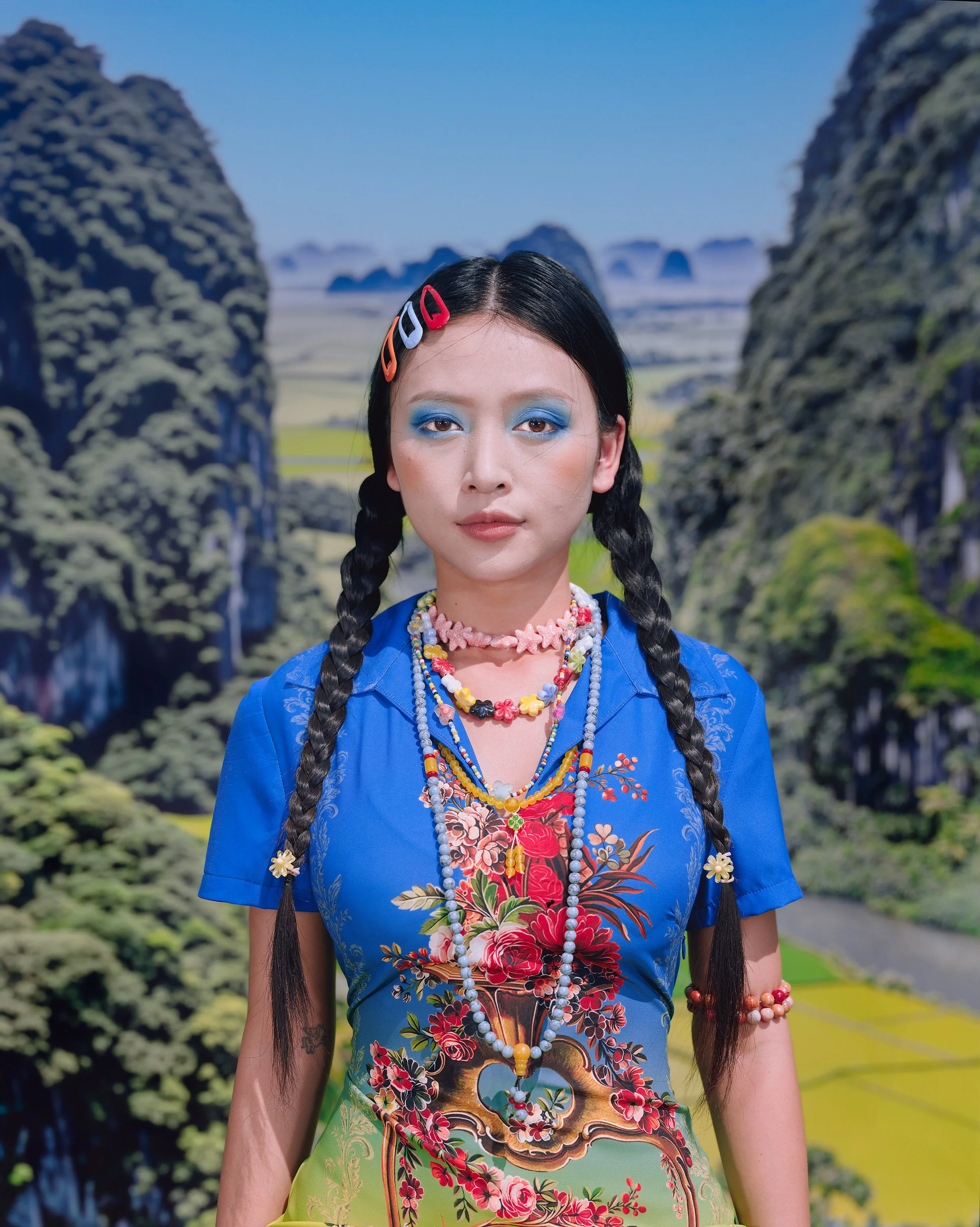 Sis{Linh}..  from the '{City of Virgins}' not AI series. sRGB1966 (Collection de l'artiste) 101.6 x 127 cm.(40 x 50 inch.)