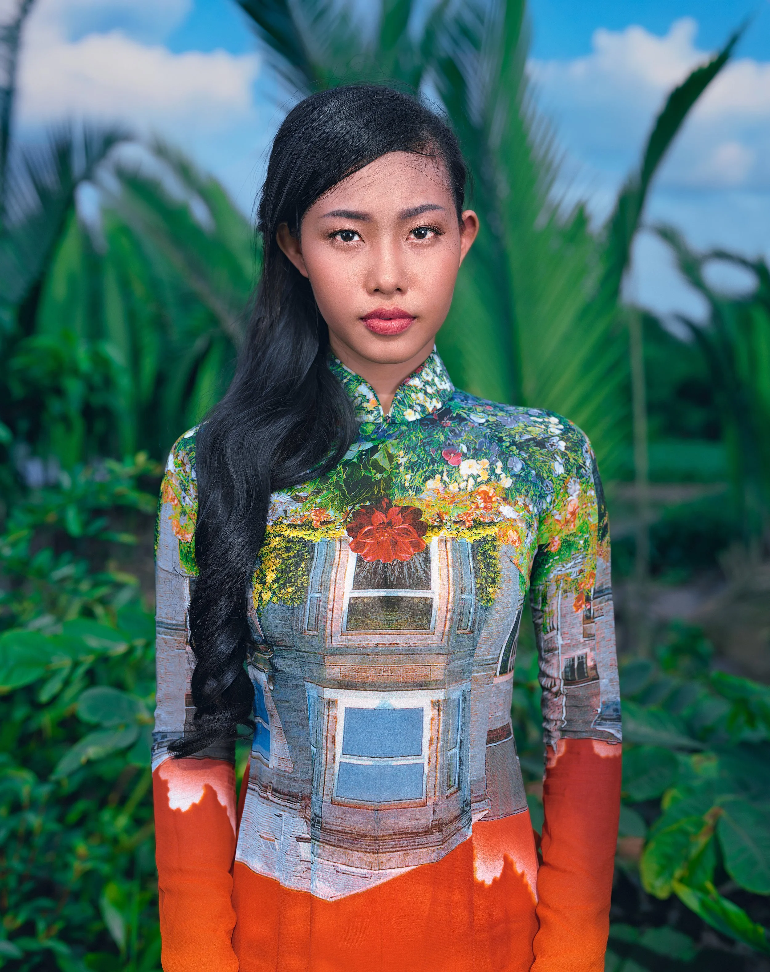 Tuyền Vestida,  from the "Lifestyles" series.sRGB1966 (Collection de l'artiste) 76.8 cm x 62.23 cm. (30 1/4 x 24 1/4 inch.)