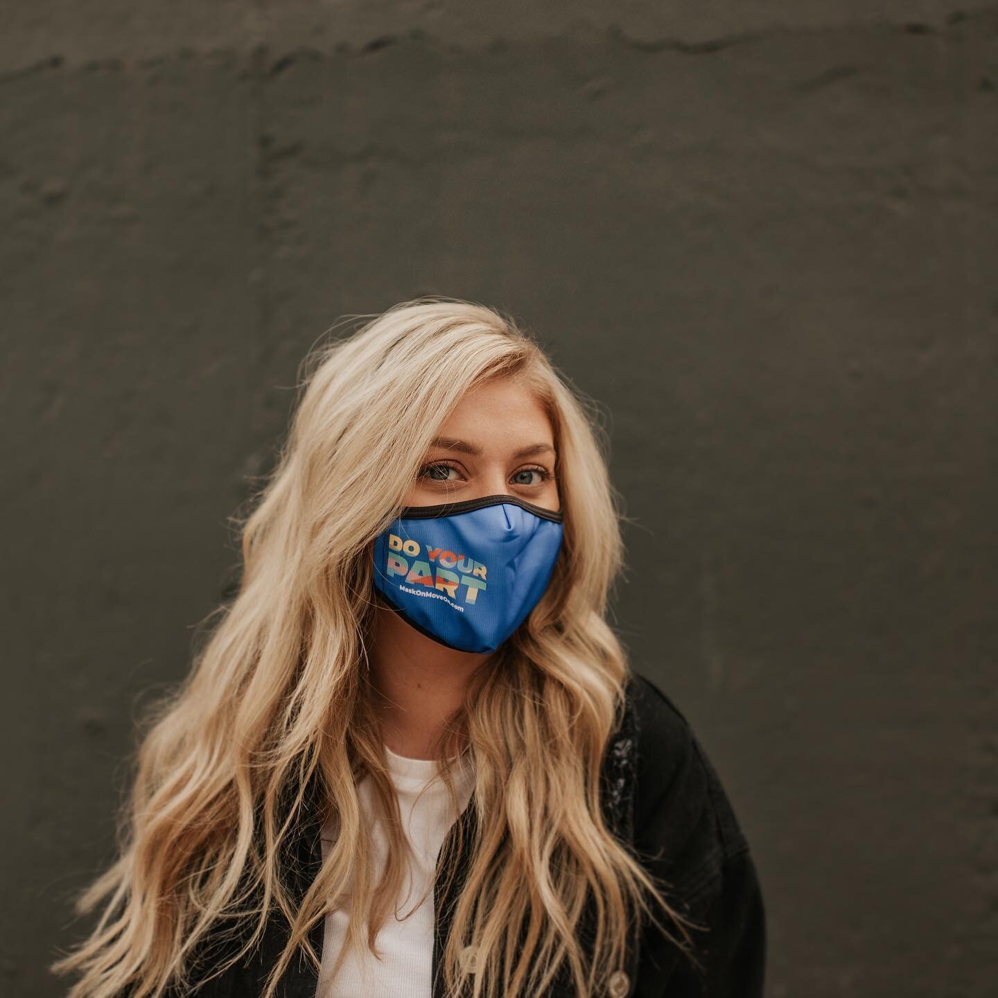 ✨ GIVEAWAY ✨
I&rsquo;m partnering with @maskonmoveon to give away one free photo session! Wearing a mask is a simple &amp; easy way we can all do our part to keep each other safe and healthy. I wear mine to protect my family, friends &amp; clients 🧡