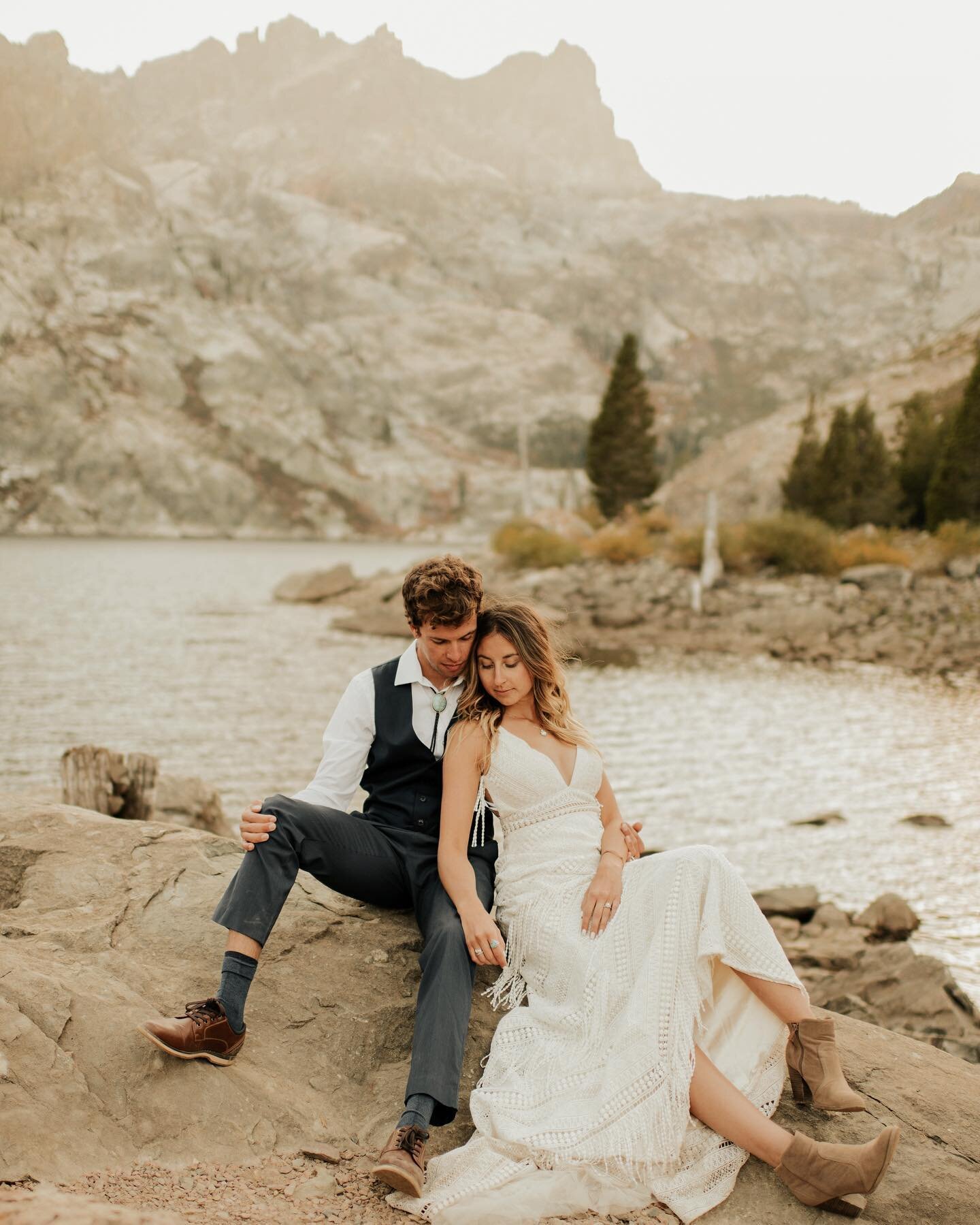 finally got around to editing some of my personal shots from @s.photographyco &lsquo;s mentor session with me! We set up the most badass elopement styled session at a place we both were dying to shoot at! She wanted to learn some techniques to help h