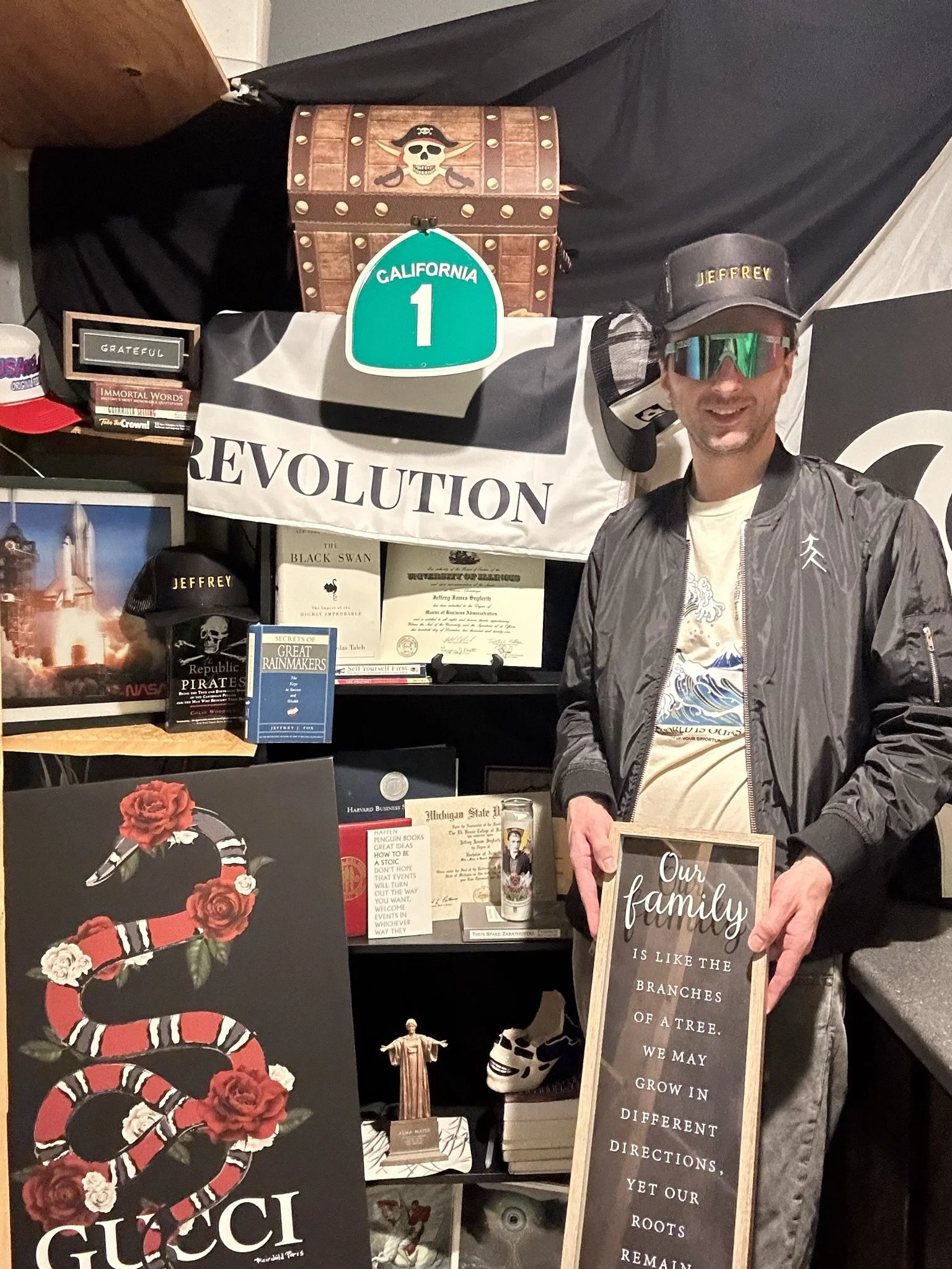 Pirate King JEFFREY Hath Come!  Jeffrey searched now he seeks to destroy beyond all capacity: creatively and/or ultraviolently