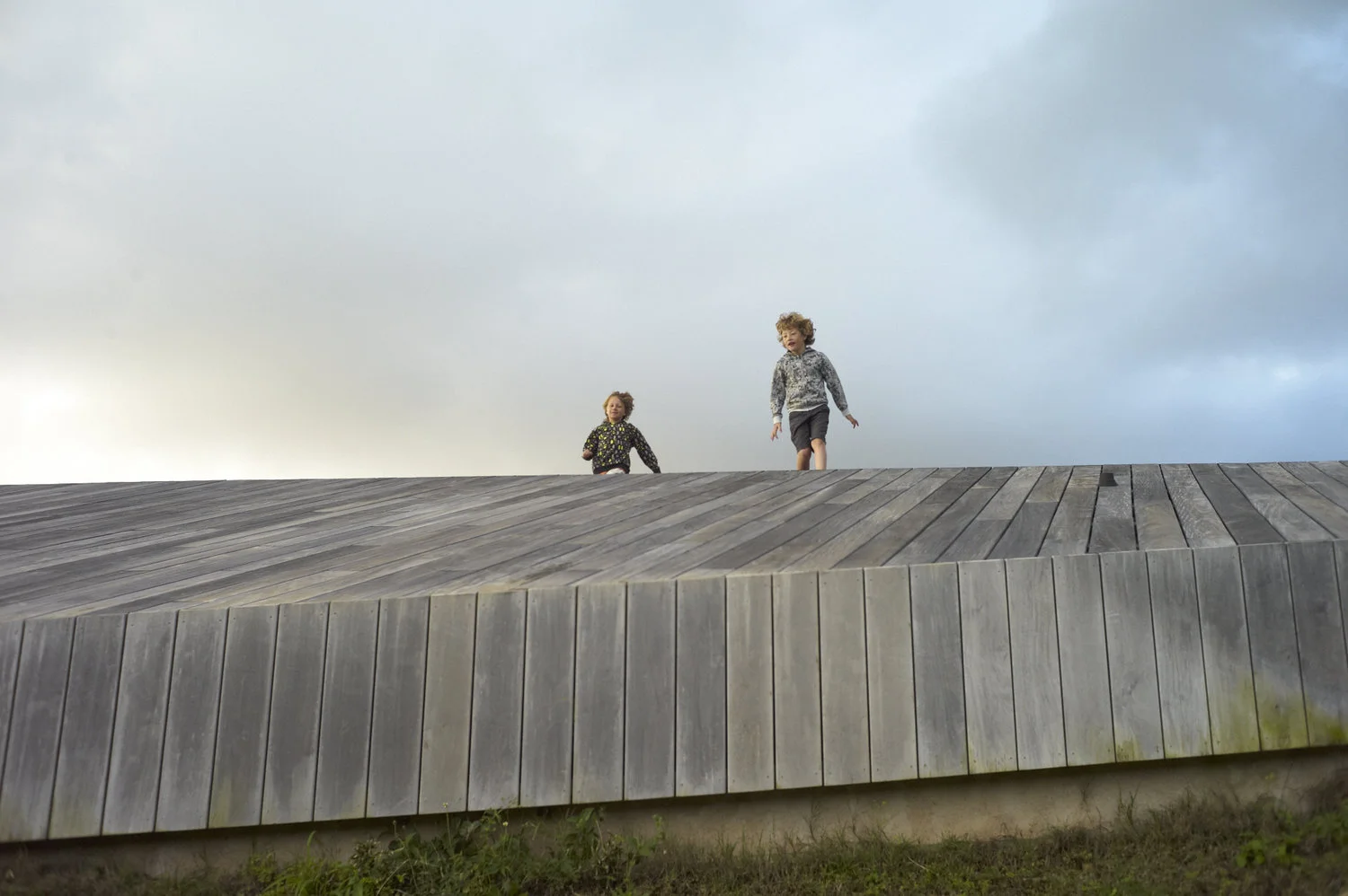 21_kids+on+the+roof.jpg