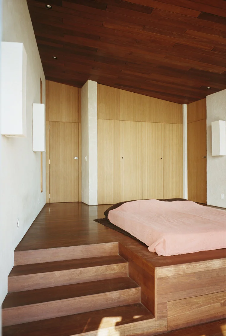 11_Bedroom.jpg