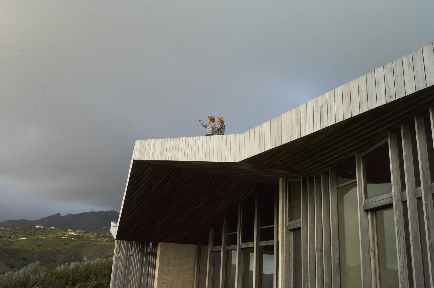 20_kids+on+the+roof.jpg