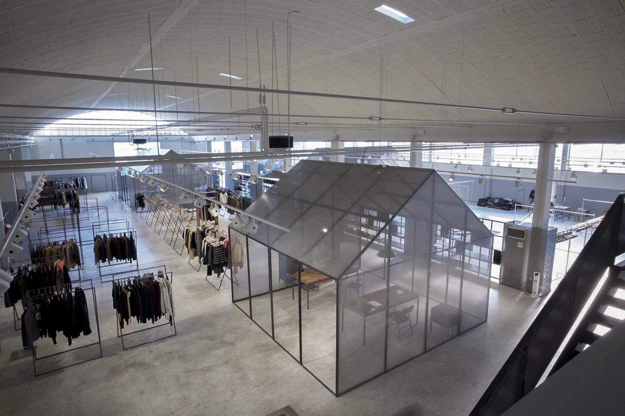 clothing-showroom-04.jpg
