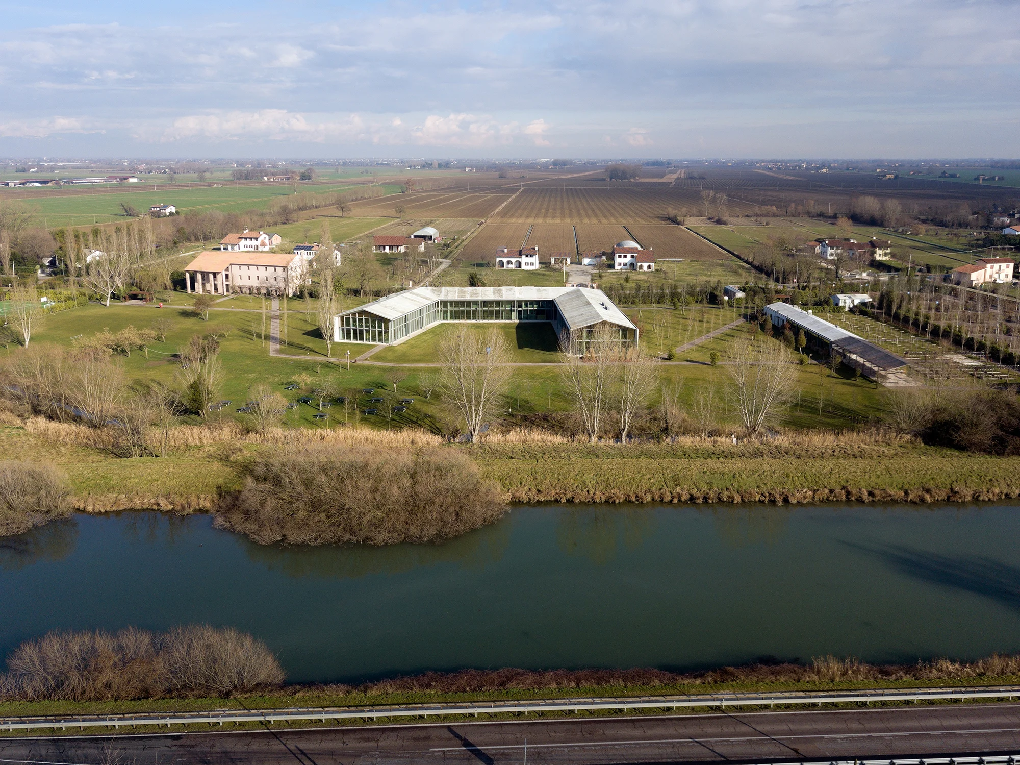 office-complex-03.jpg