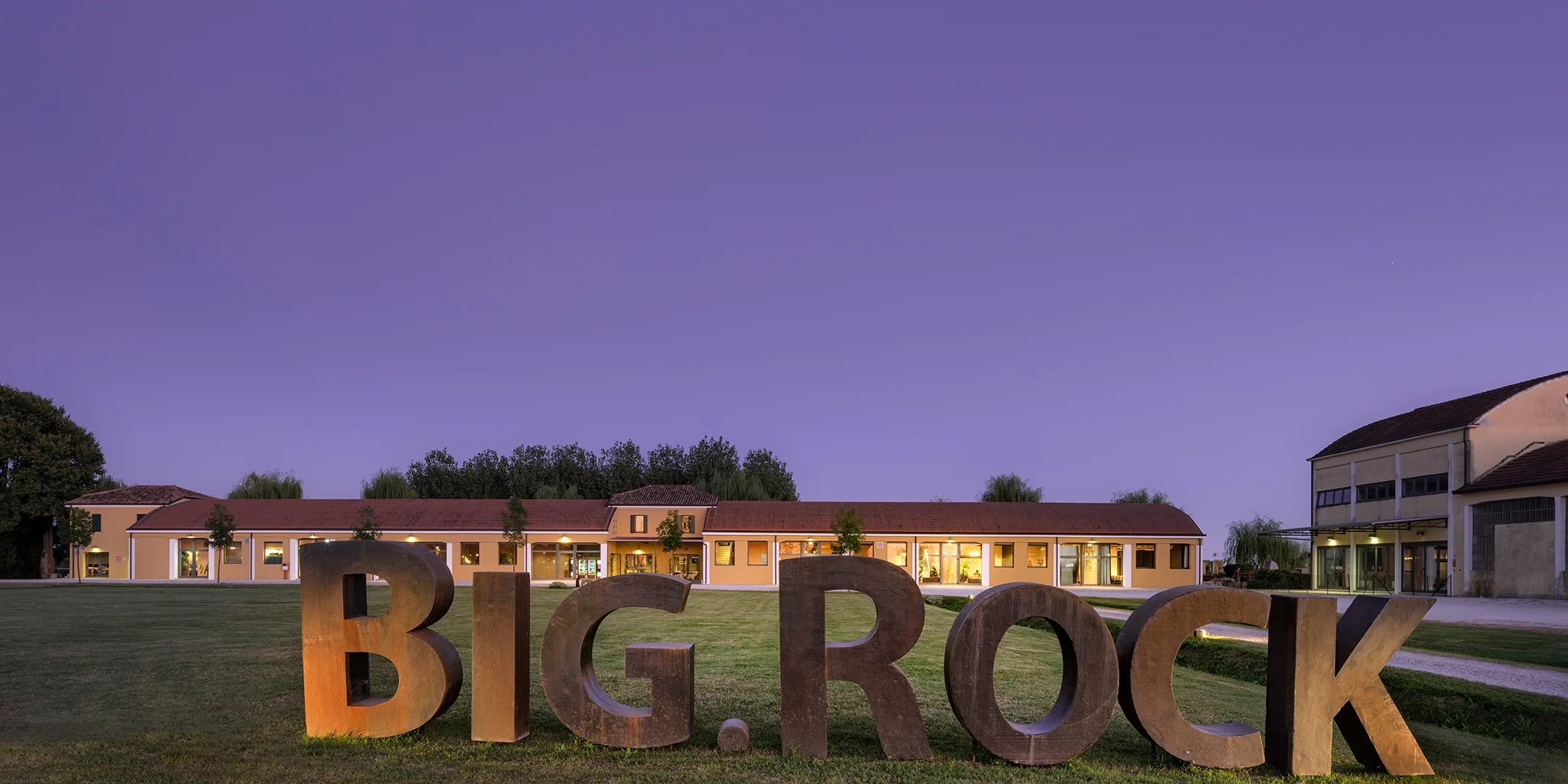 bigrock-01.jpg