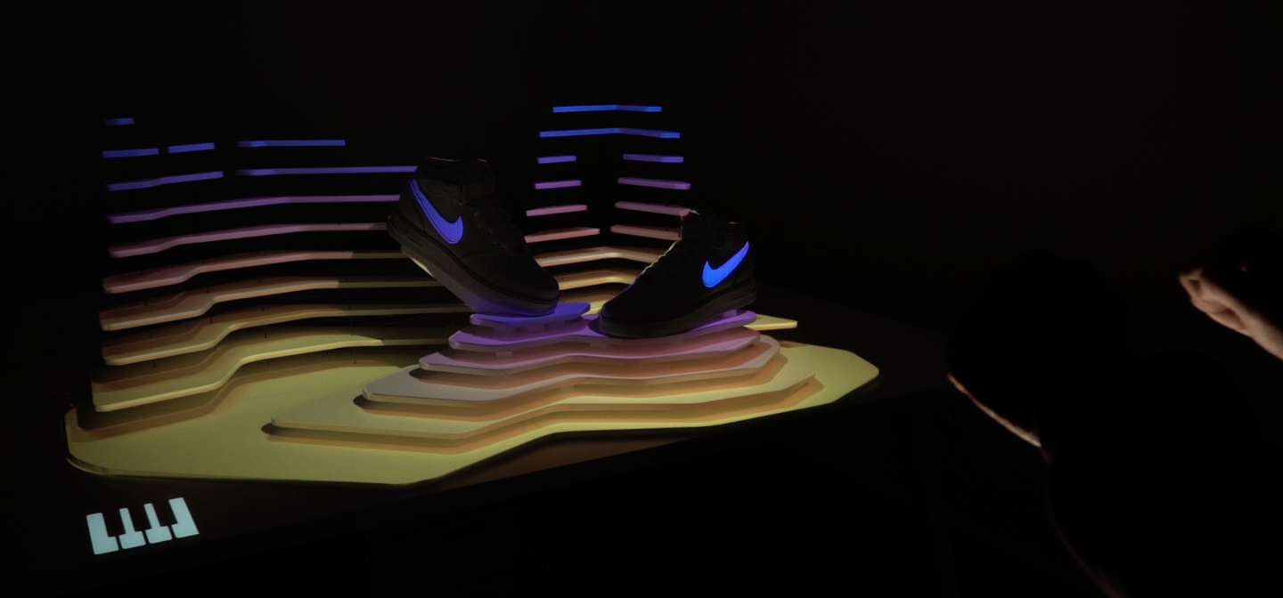 NIKE_ETRE_ET_VU_INTERACTIVE_INSTALLATION_VIDEOMAPPING_CONTENTS_VIDEO_CLEMENT_BOGHOSSIAN_CODE_CREATIVE_SET_UP4.png