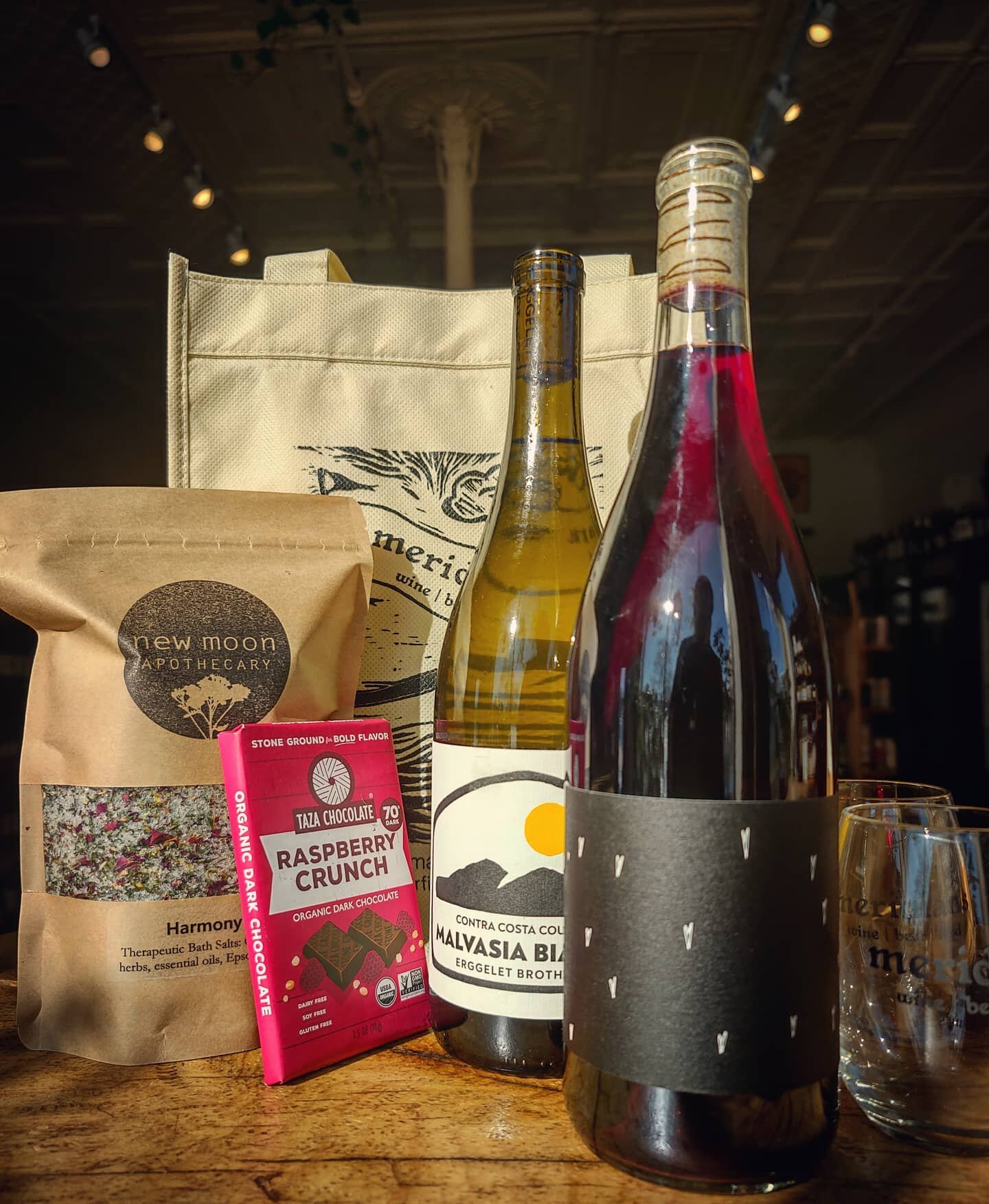 Love Day promo coming right at the heart 💘 We've got you covered for your partner, your buddy, your sibling, mom or dad, your secret crush, you, whoever needs some love. Here's the scoop: $25 for a gift bag that includes a Meridians wine tote, two w