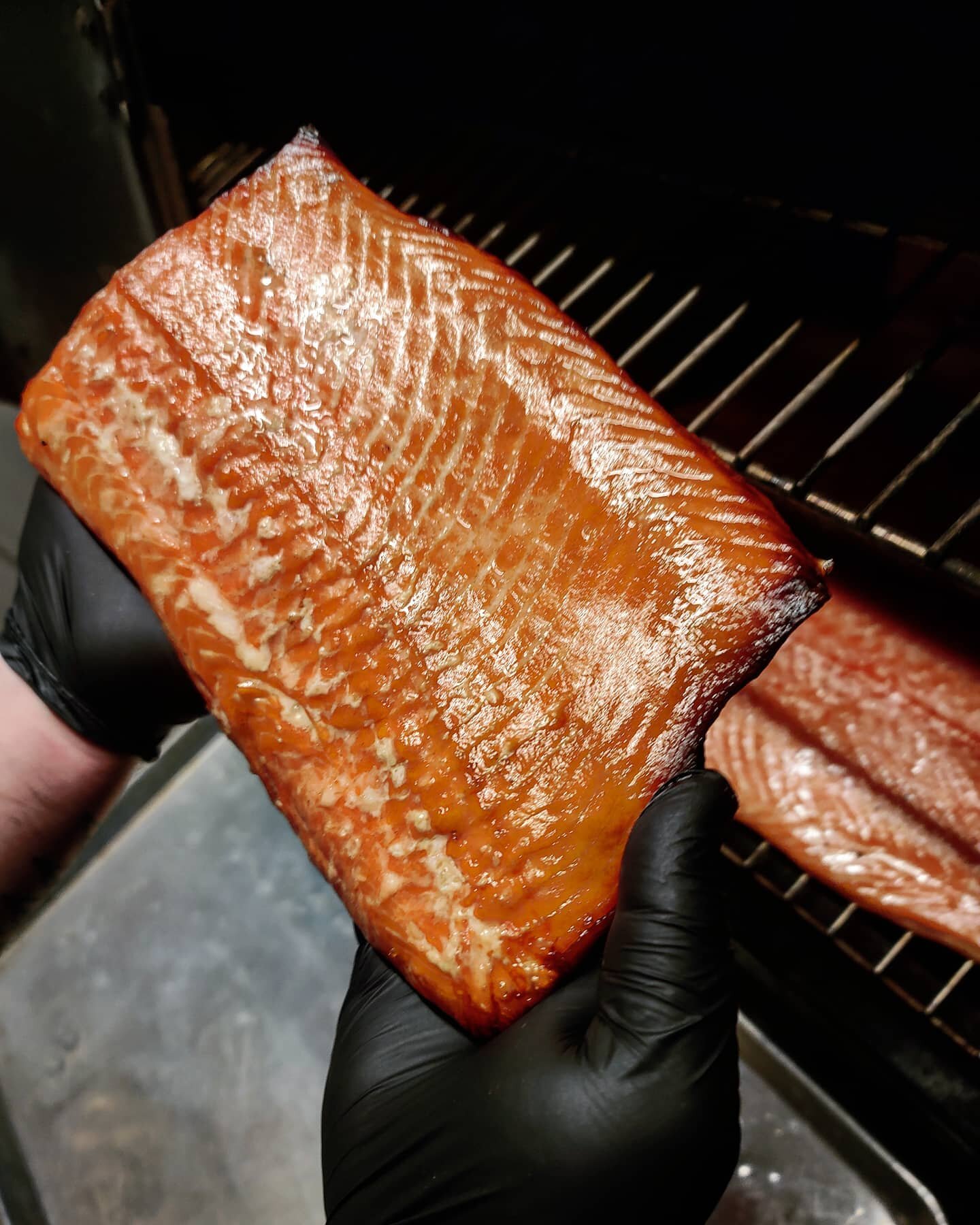 Gettin that smoker goin! House smoked salmon from @kvaroyarctic is probably the best smoked salmon you'll ever eat. It's landing atop a gorgeous salad with greens, miso mayo, fennel, grapefruit, and cornbread crumble. Cheers!
.
.
.
.
.
.
.
.
.
.
.
.
