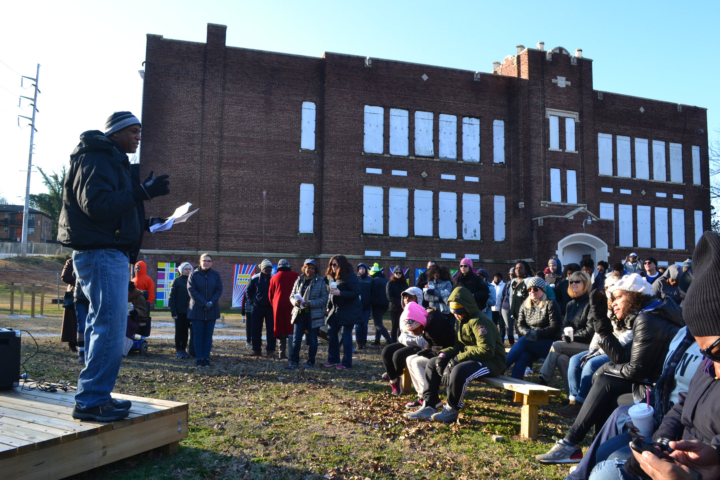 Hands On Atlanta Board Chair, David Richardson welcomes volunteers to kick-off the day of service.