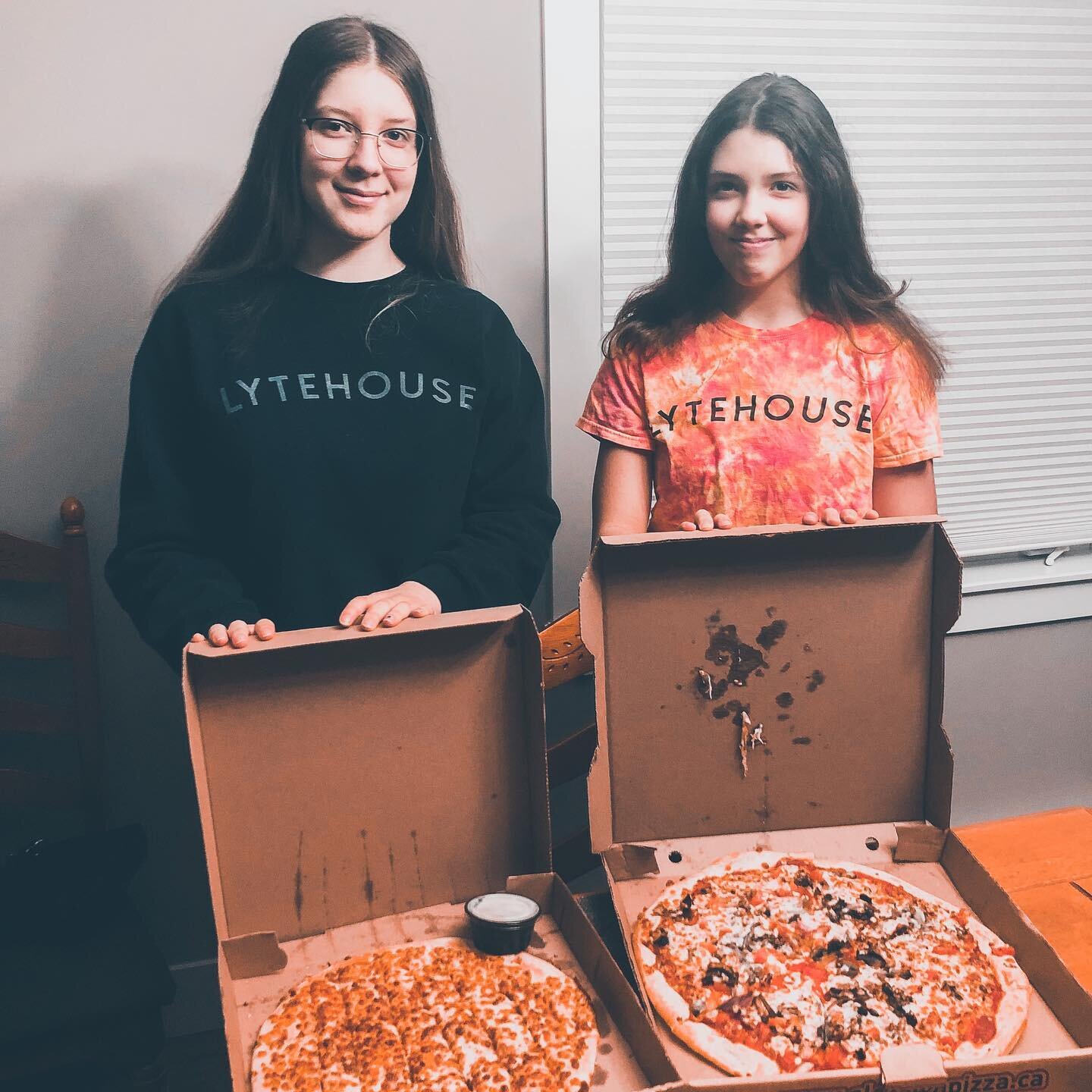 First 🍕 delivery of 2022!! See you next Wednesday night on Zoom! Someone else will be winning one there! Link in bio 🥳✨