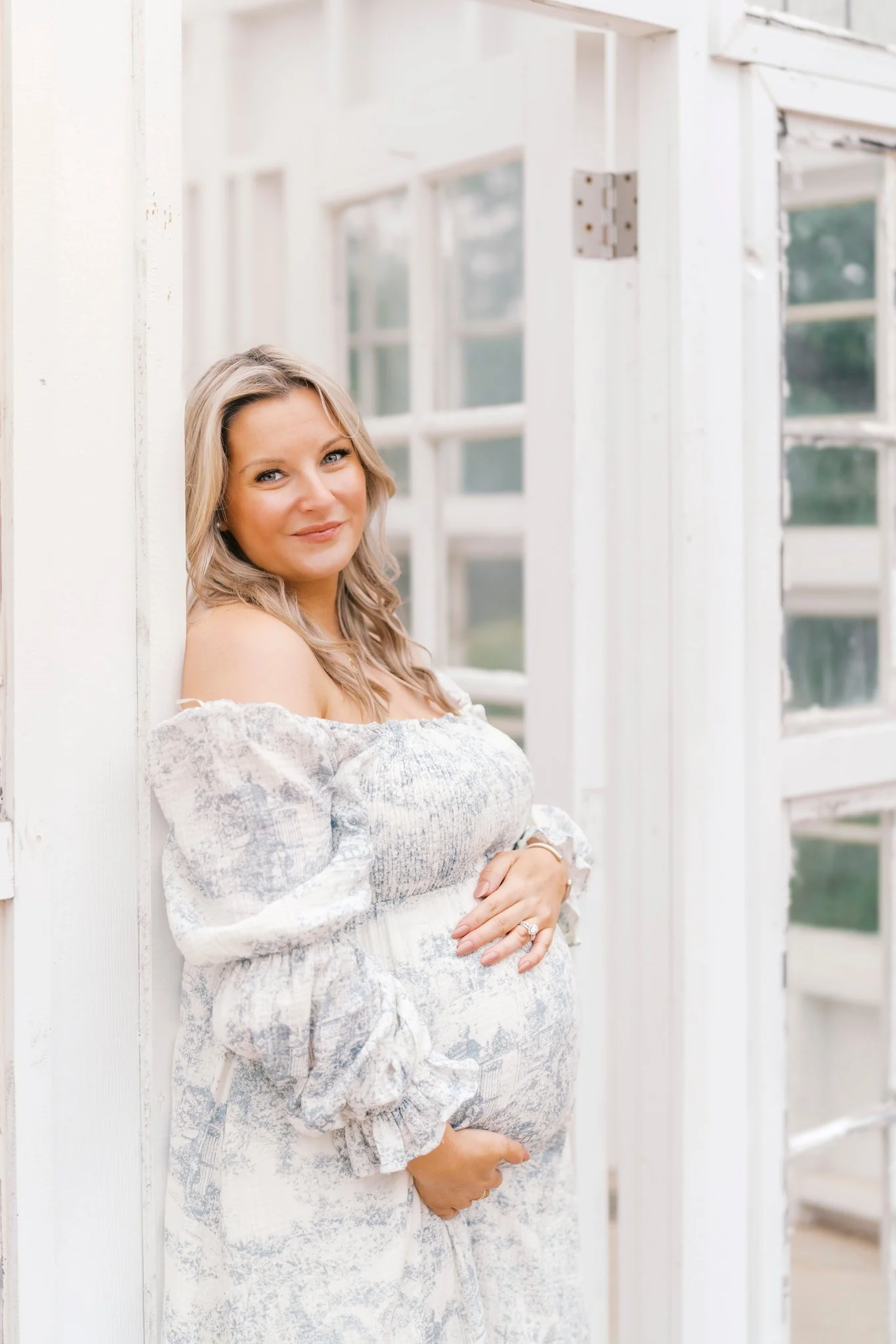 StephanieQuirkPhotography_Ellie_Maternity_EDITS-273.jpg