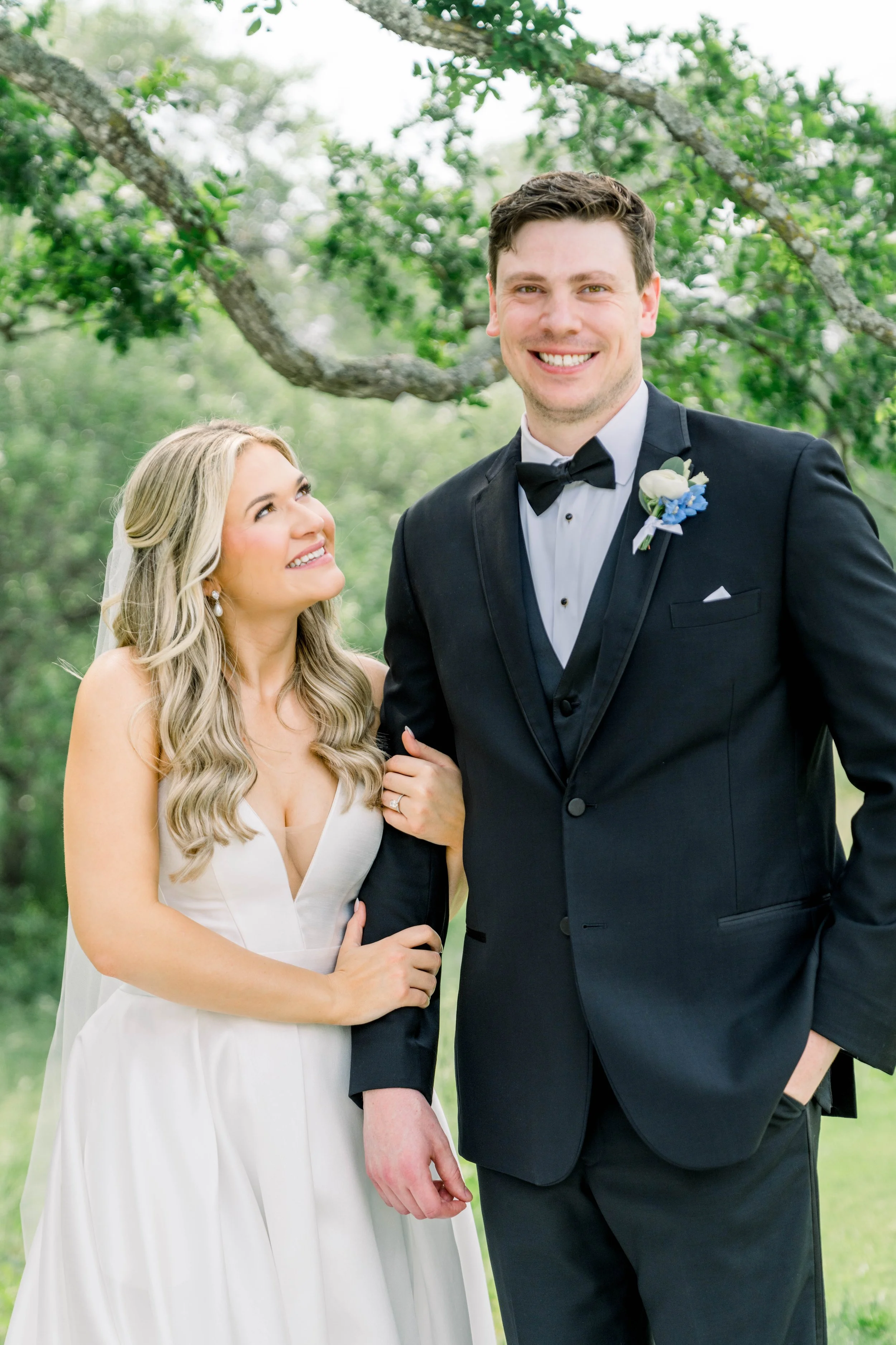 stephaniequirkphotography__HighpointeEstate_Bride&Groom-3.jpg