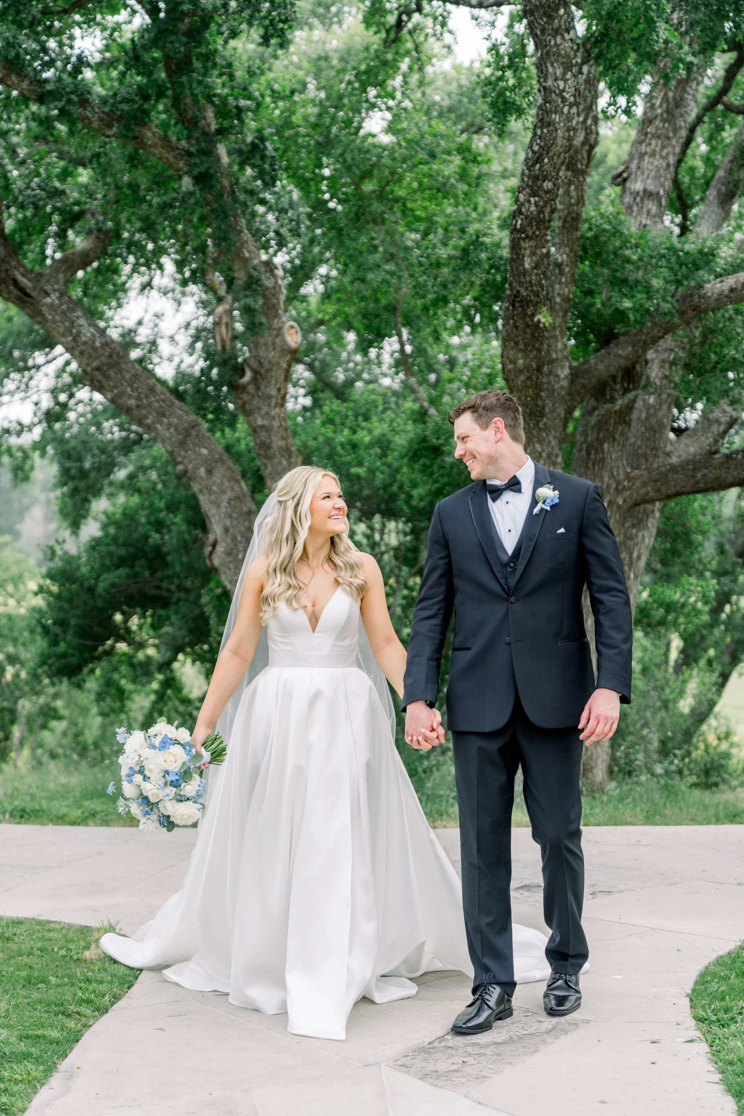 stephaniequirkphotography__HighpointeEstate_Bride&Groom-35.jpg
