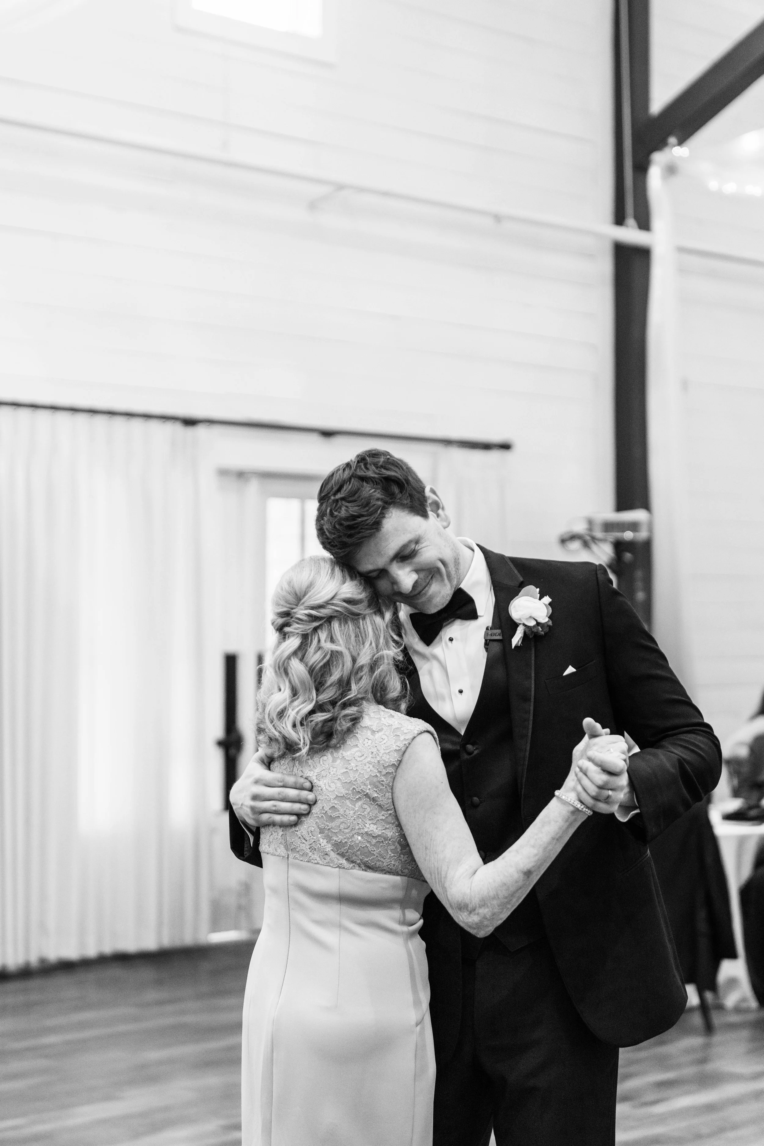 stephaniequirkphotography__HighpointeEstate_ReceptionPT1-87.jpg