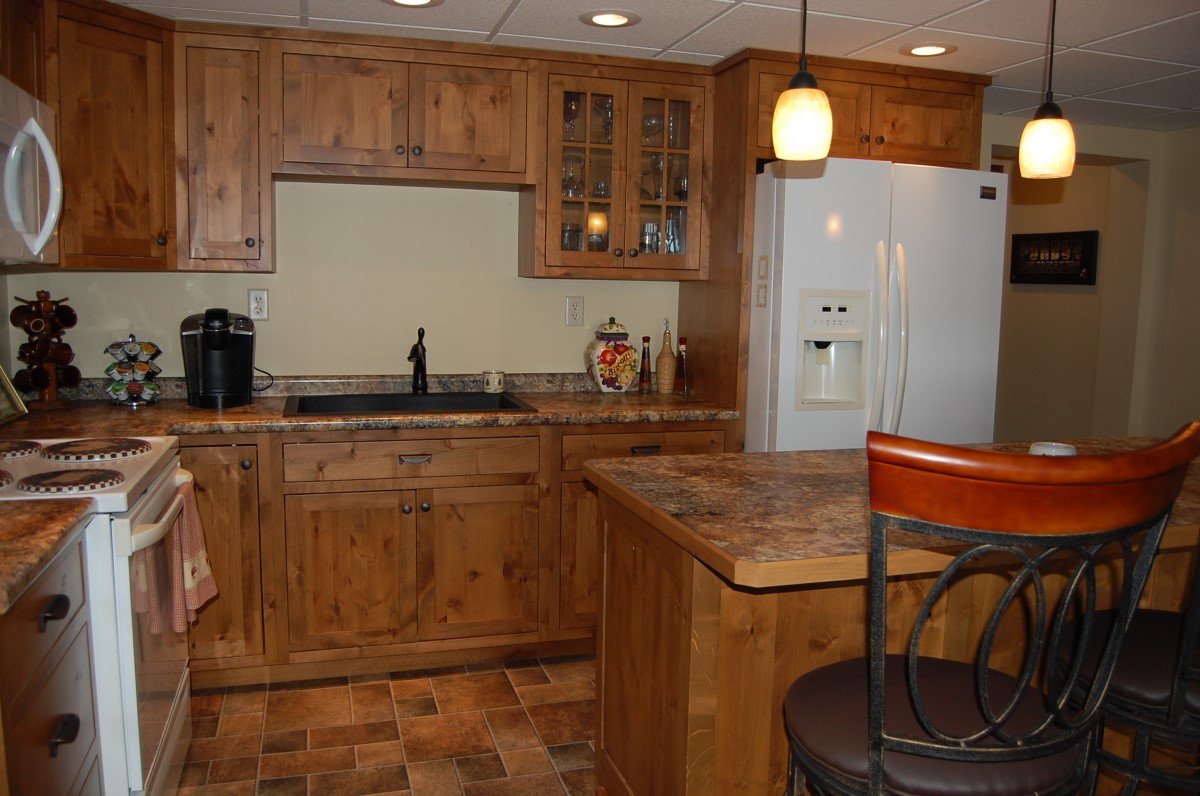30 LL kitchen.JPG