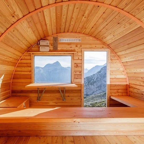 PIGEONAIRE - FRONTFace à Nantes, on prend le bateau pour traverser la rive gauche de la Loire en moins de dix minutes et on se retrouve comme dans un village au bord de la mer... En fait c'est en bord de Loire... à Trentemoult exactement!