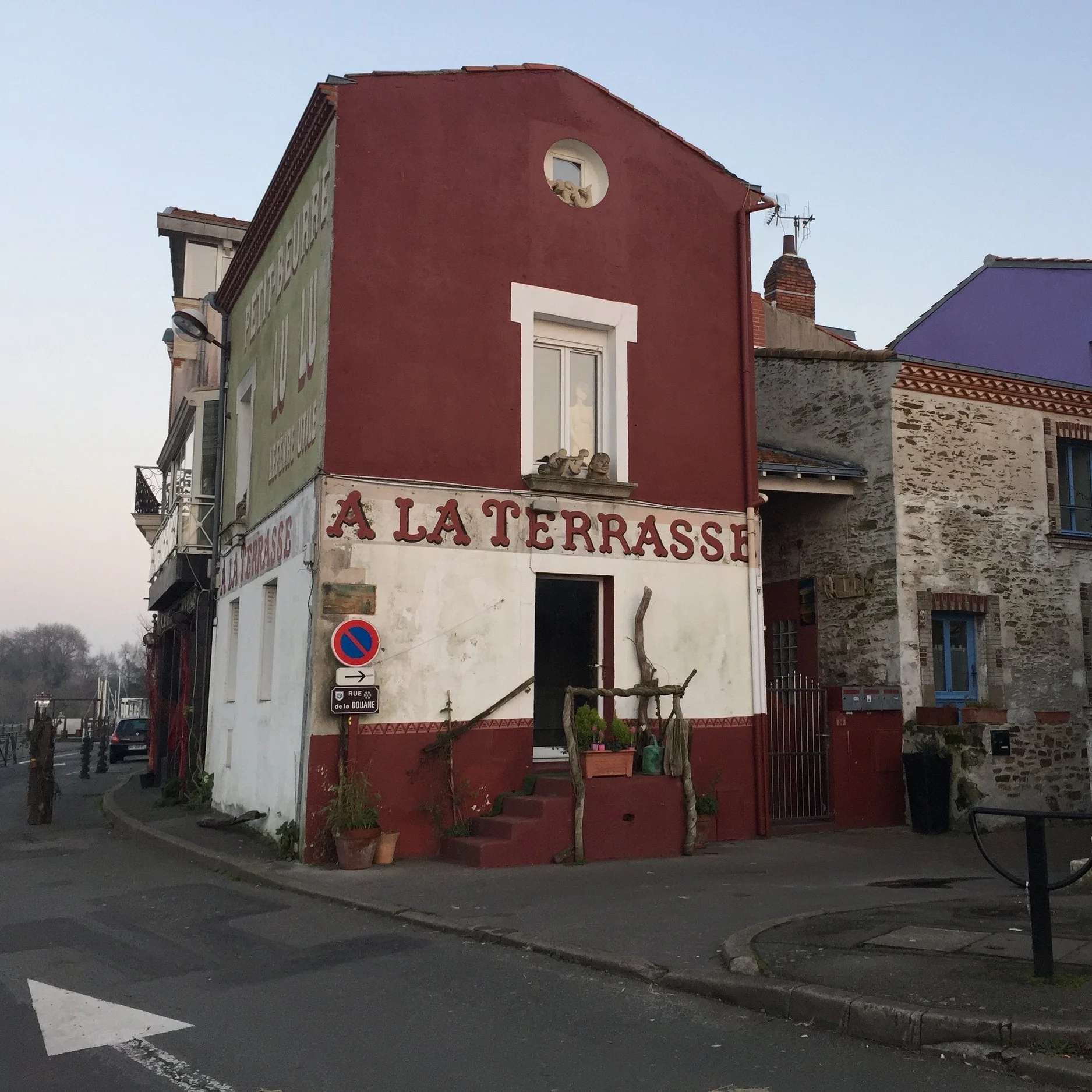 Another picturesque fishing village, Trentemoult, a 5-minute bike ride from the Pigeonaire.&nbsp;