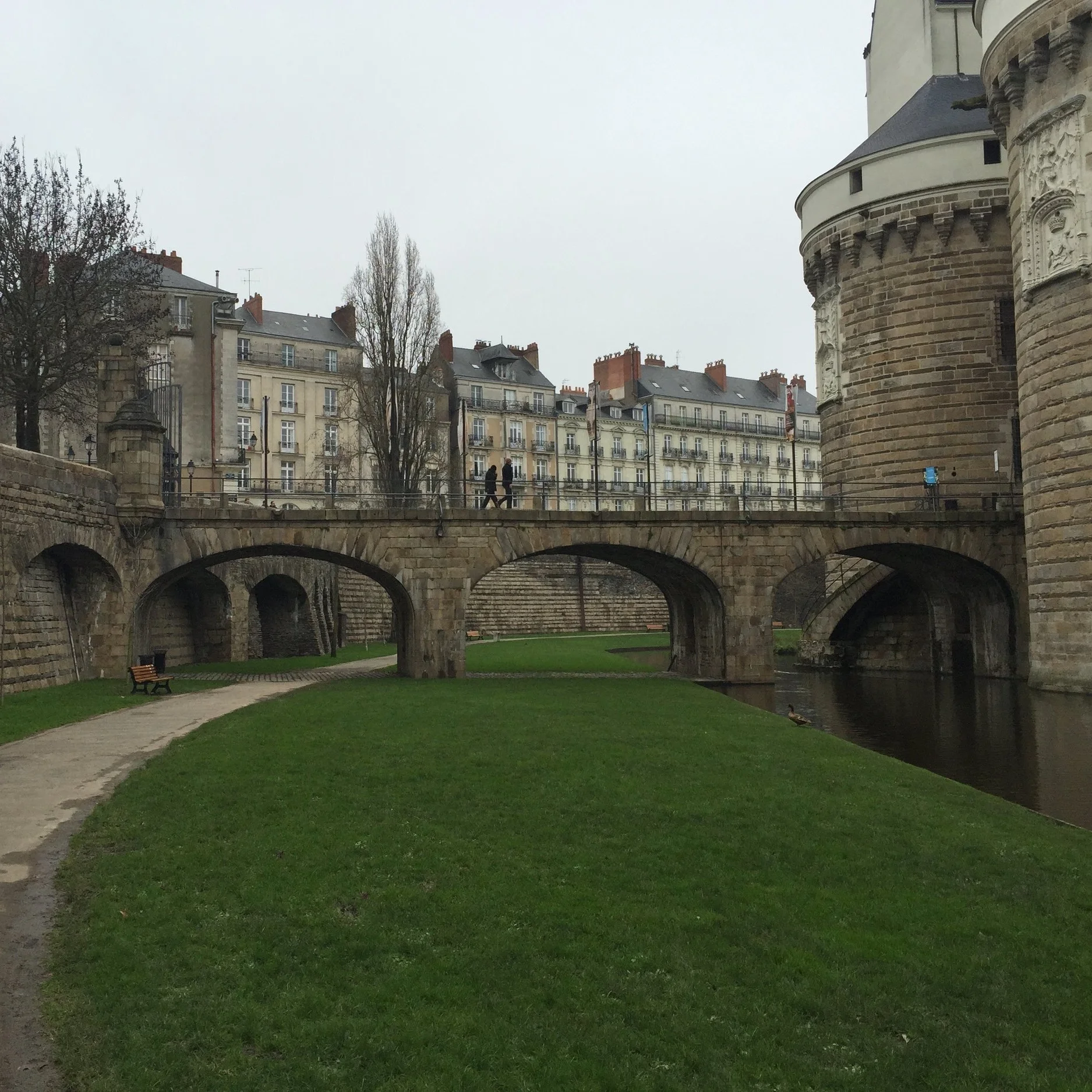 Promenade along Nantes Castle