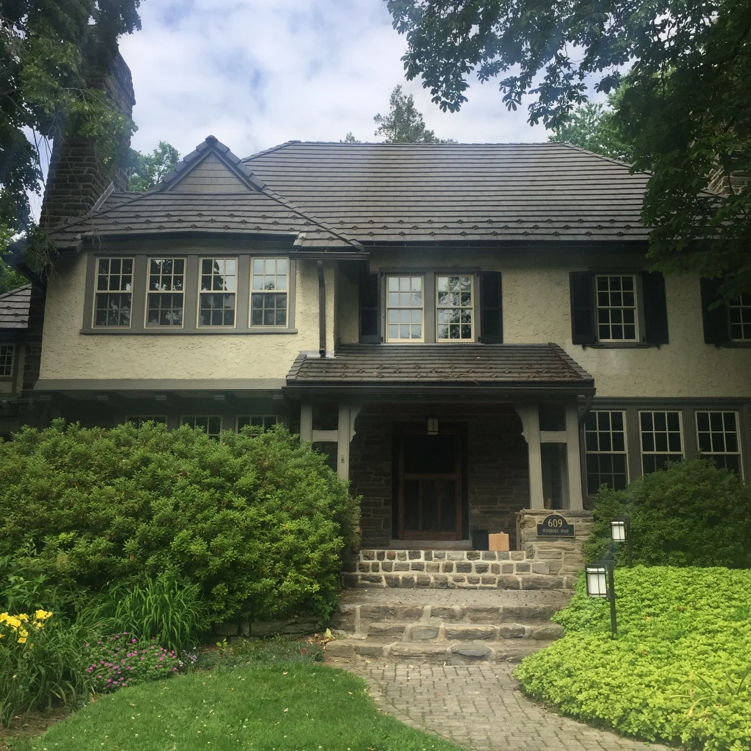 original picture -&nbsp; 2.5MB / 2448 pixels.cropped picture (1500 pix.):&nbsp;27.5KB