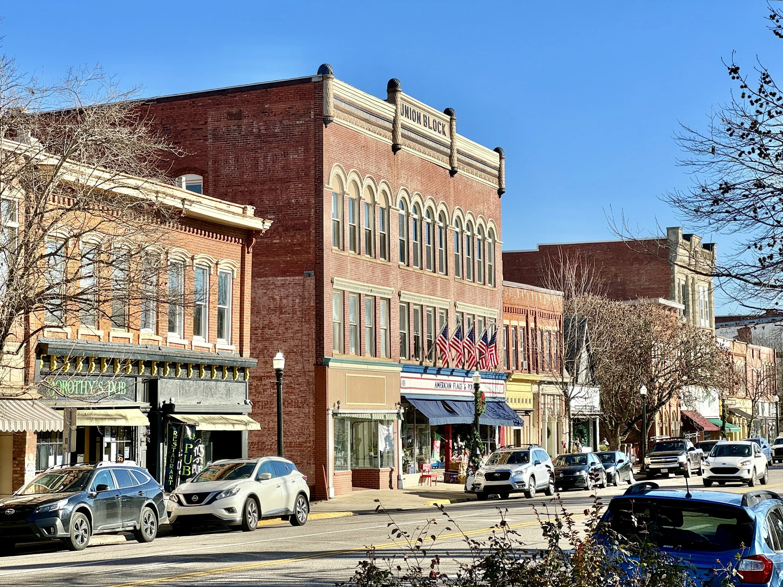 Front_Street,_Marietta,_OH_-_54320389252.jpg