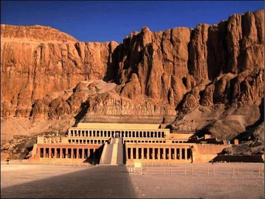 temple_of_hatshepsut_by_darkestsun.jpg
