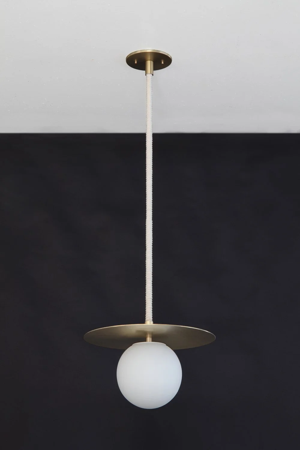 Rope_C-133_Saturn+Pendant_Satin+Brass_White_off_2.jpg