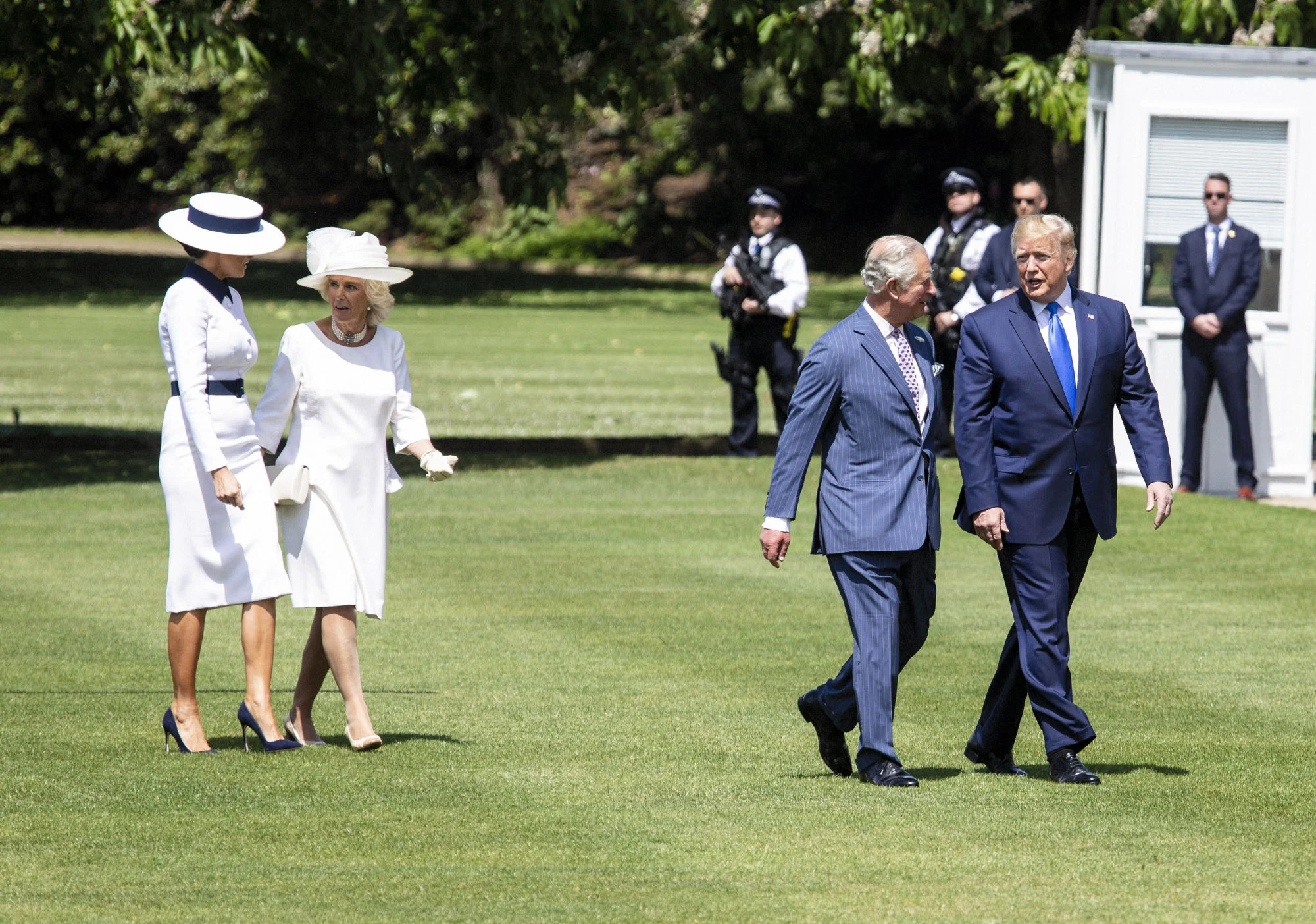 pht_b5327_trump_buckingham_palace_124065.JPG