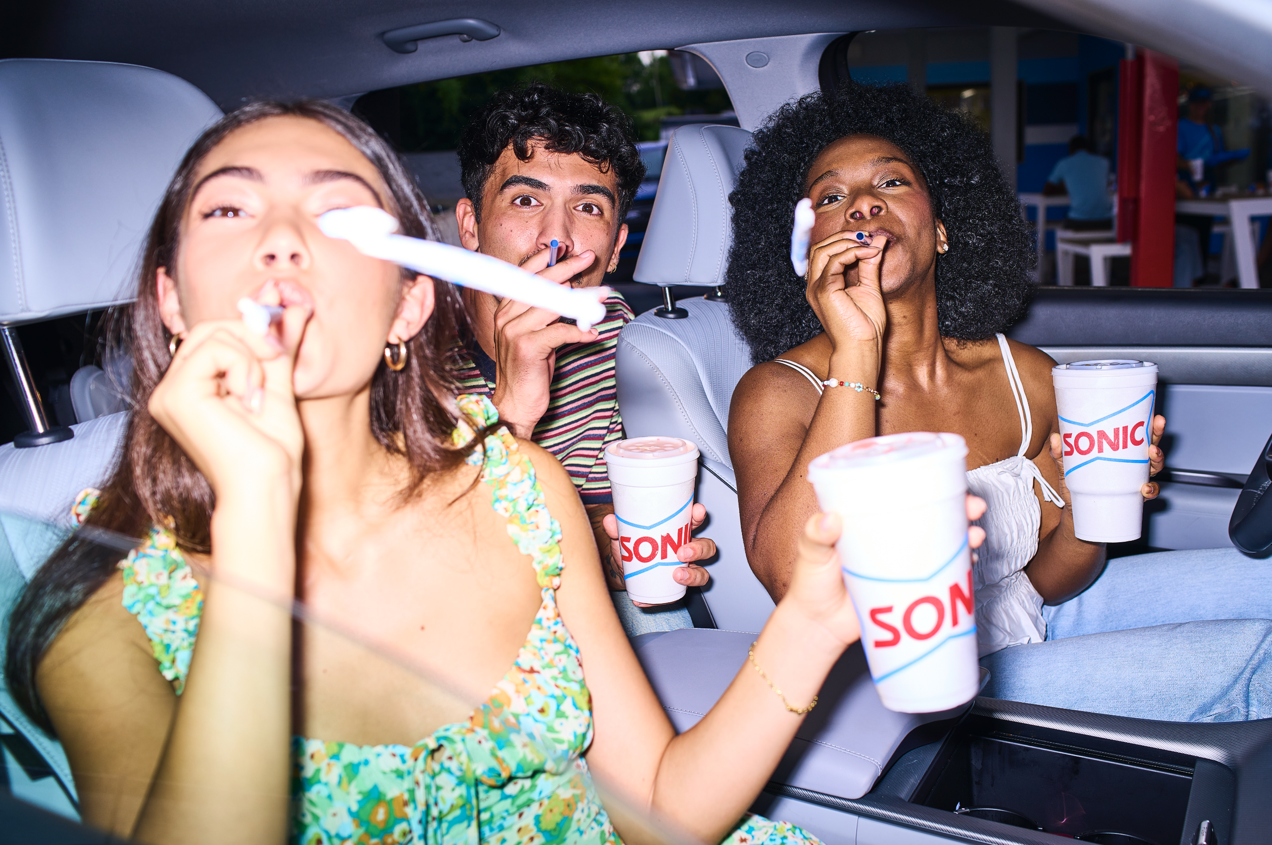 30-Stall-Guests_F_Carhop_F-Gray_Hyundai-POPS_Reduction-Drinks-20811.png