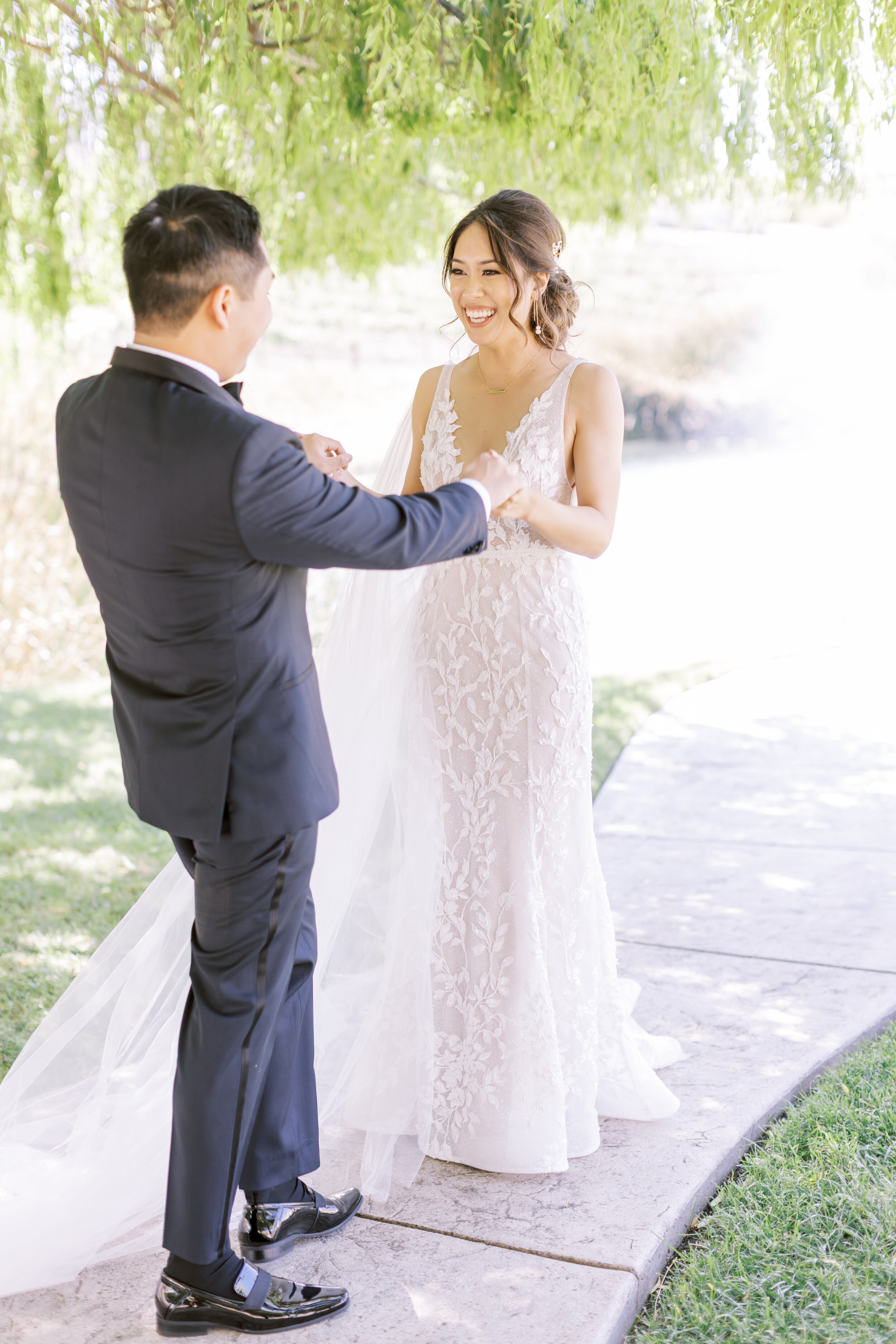 FirstLook_Amy&HoanWedding_IvoryBlushPohtography13.jpg